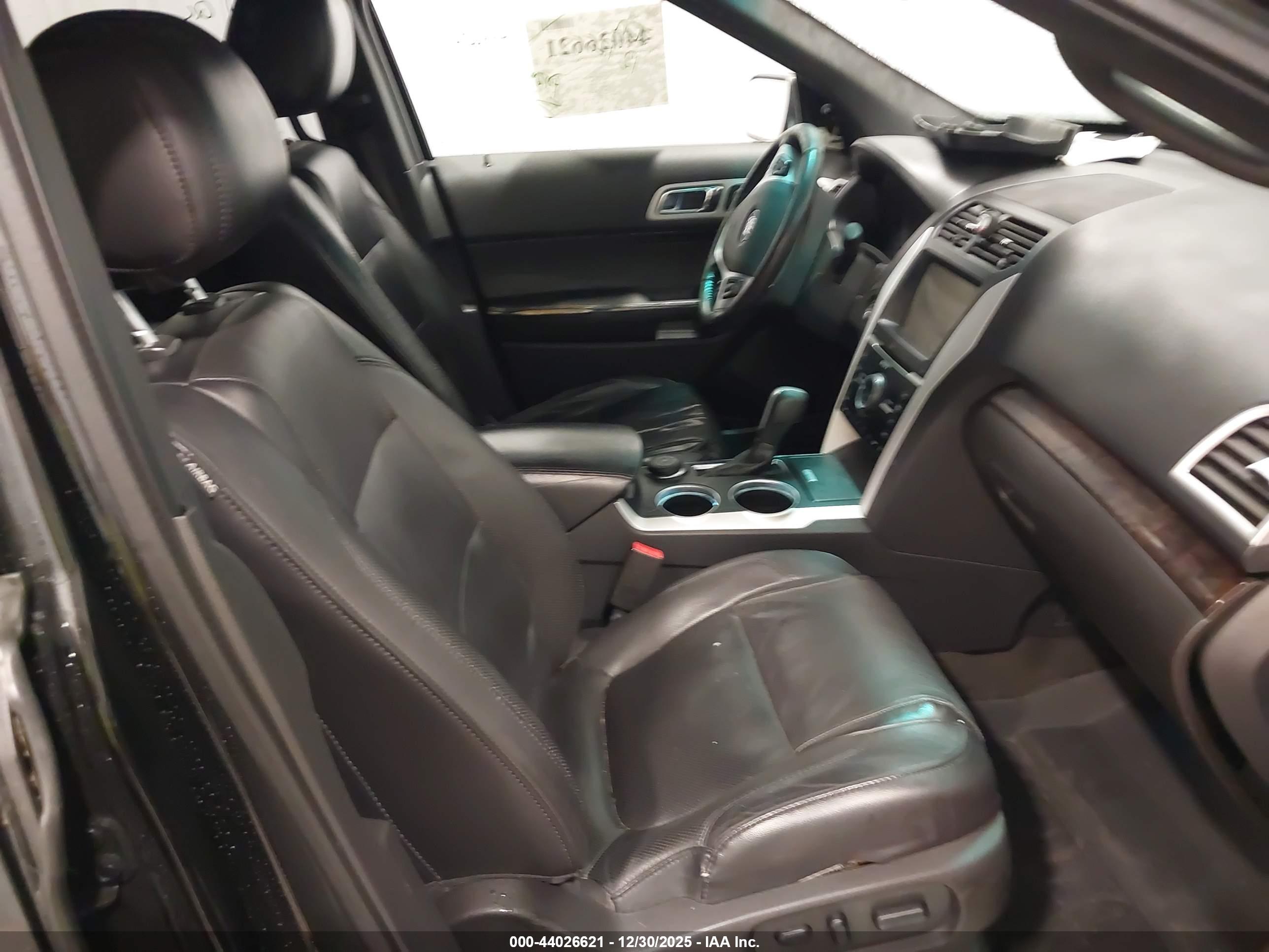 FORD EXPLORER image 5