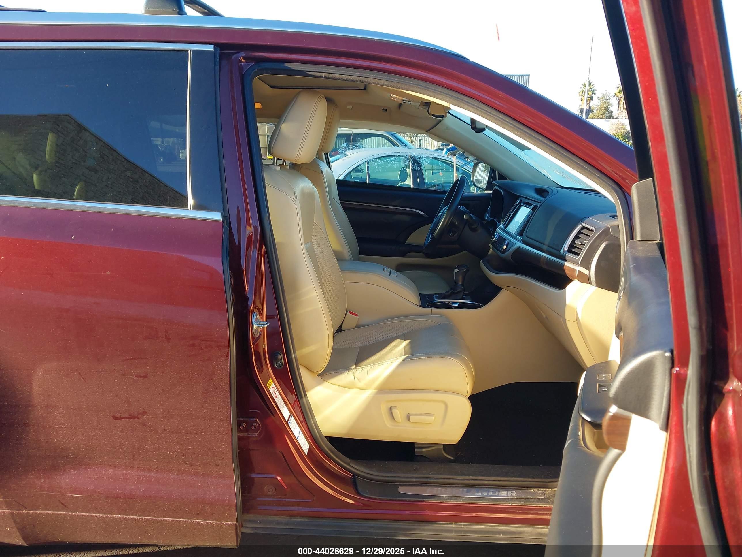TOYOTA HIGHLANDER image 5