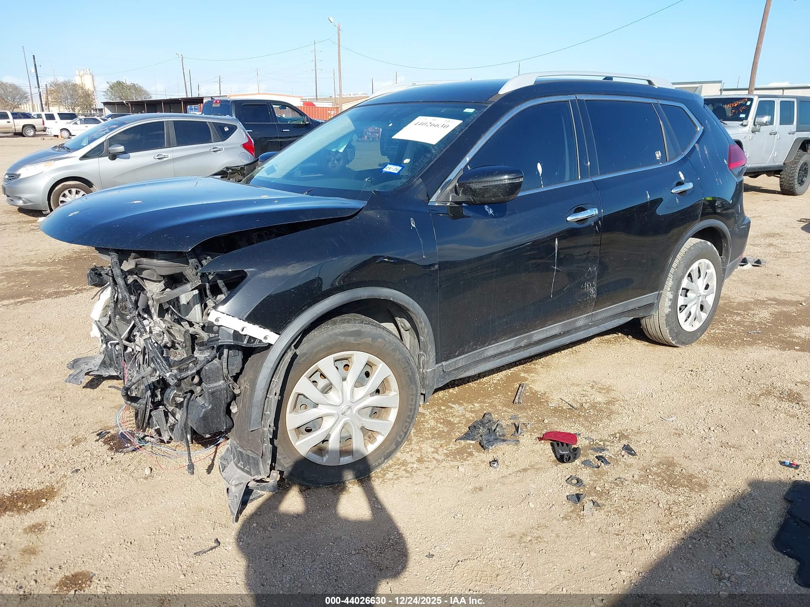 NISSAN ROGUE image 2