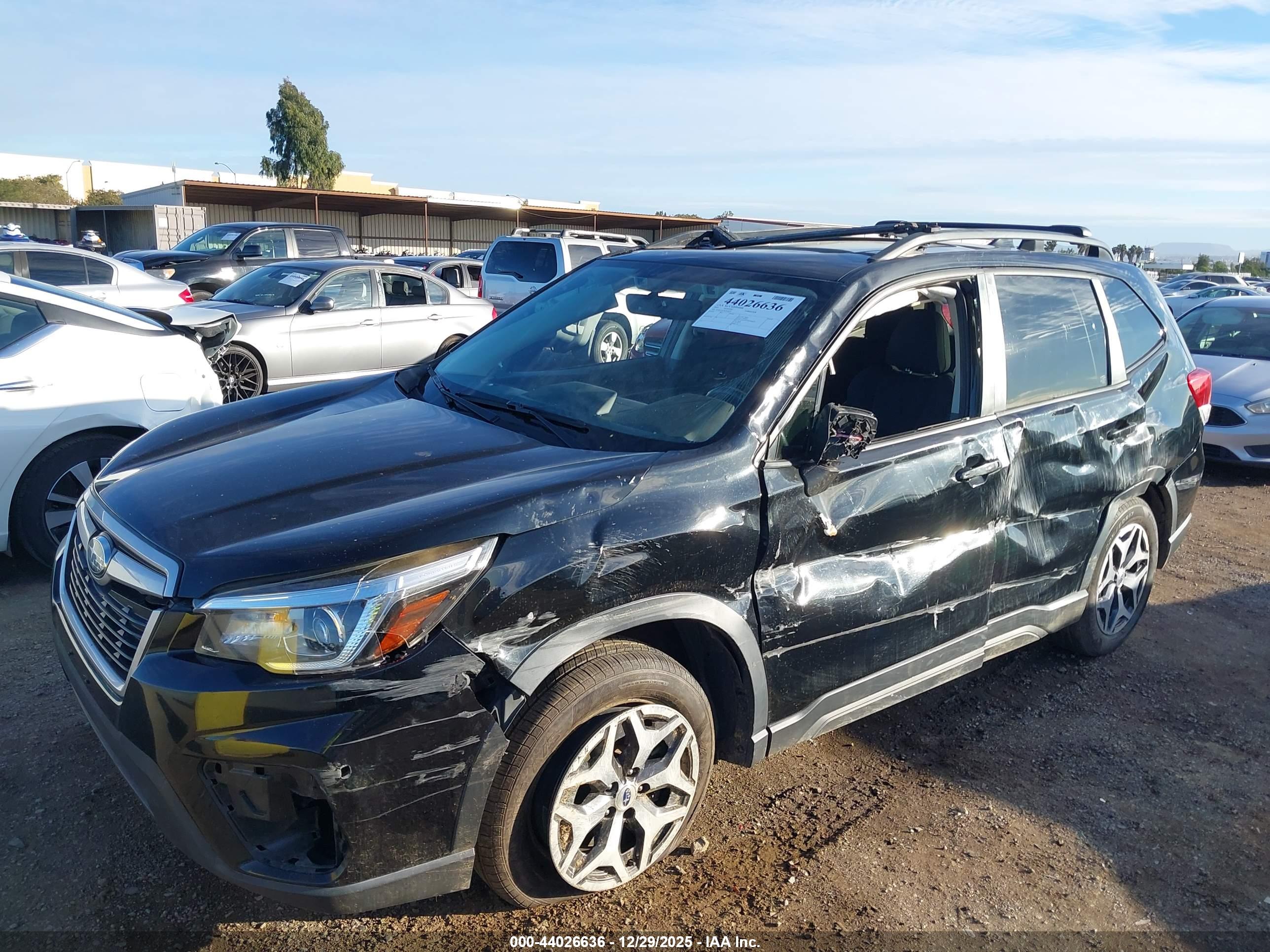 SUBARU FORESTER image 6
