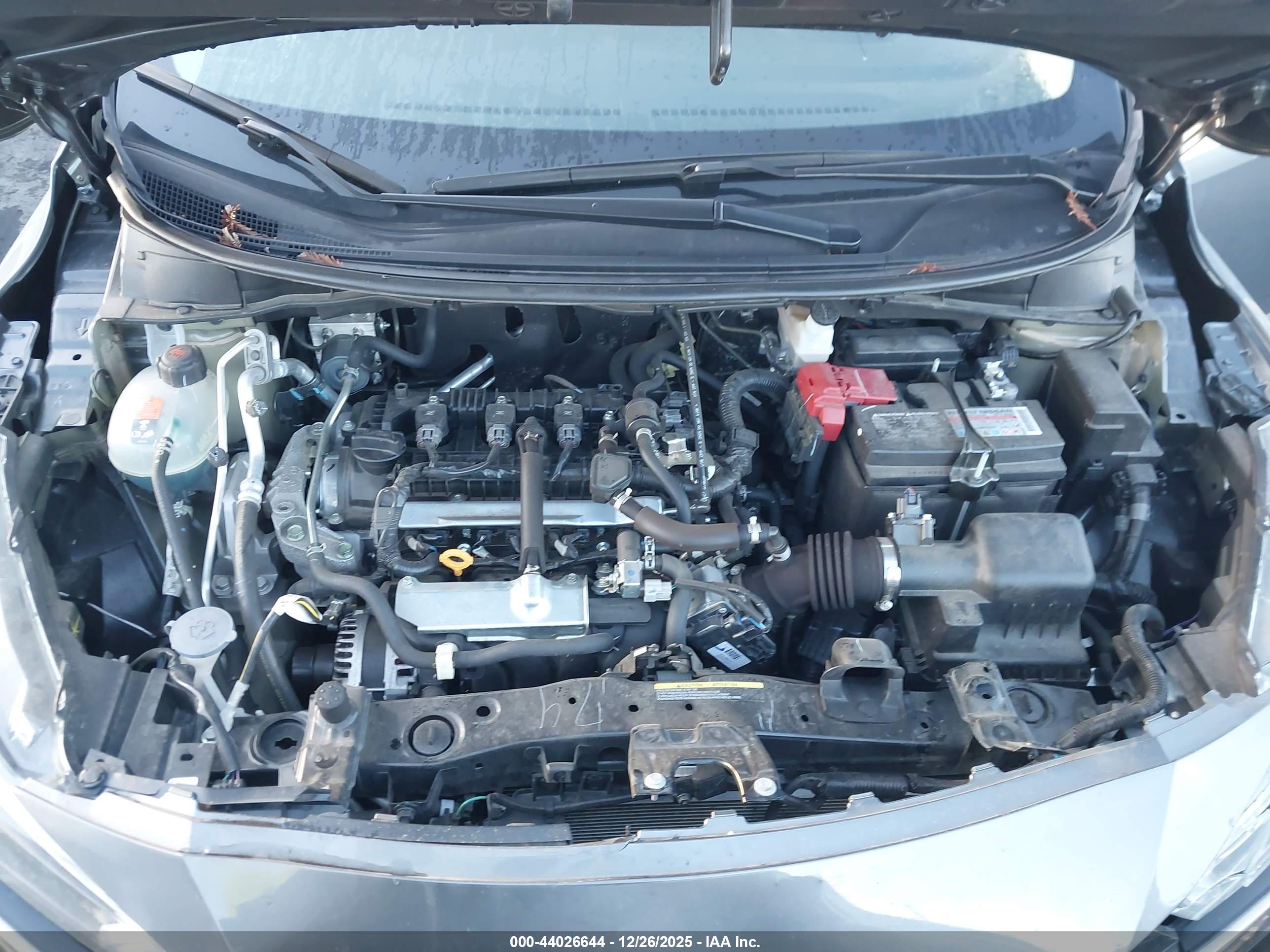 NISSAN VERSA image 10