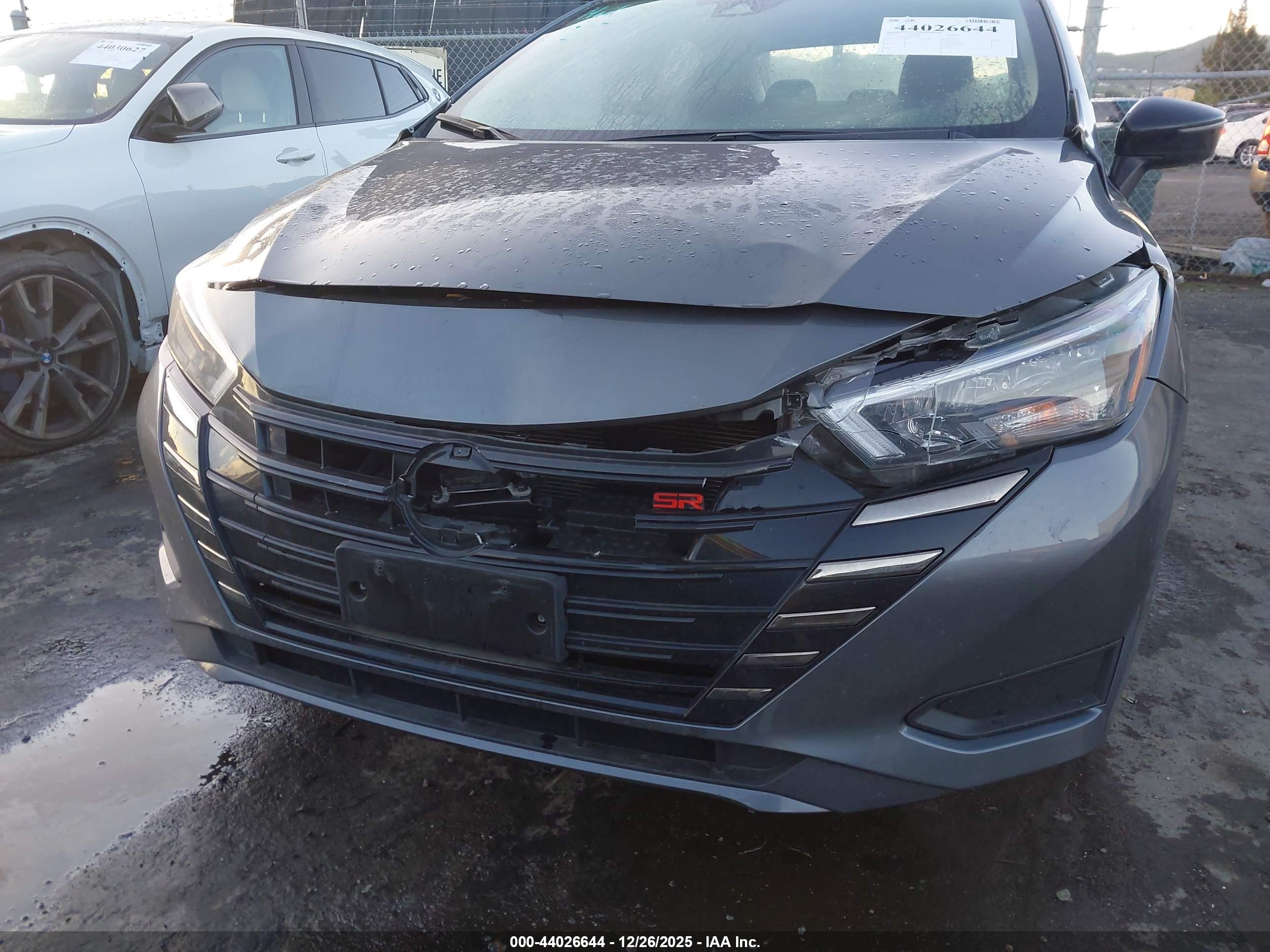 NISSAN VERSA image 6