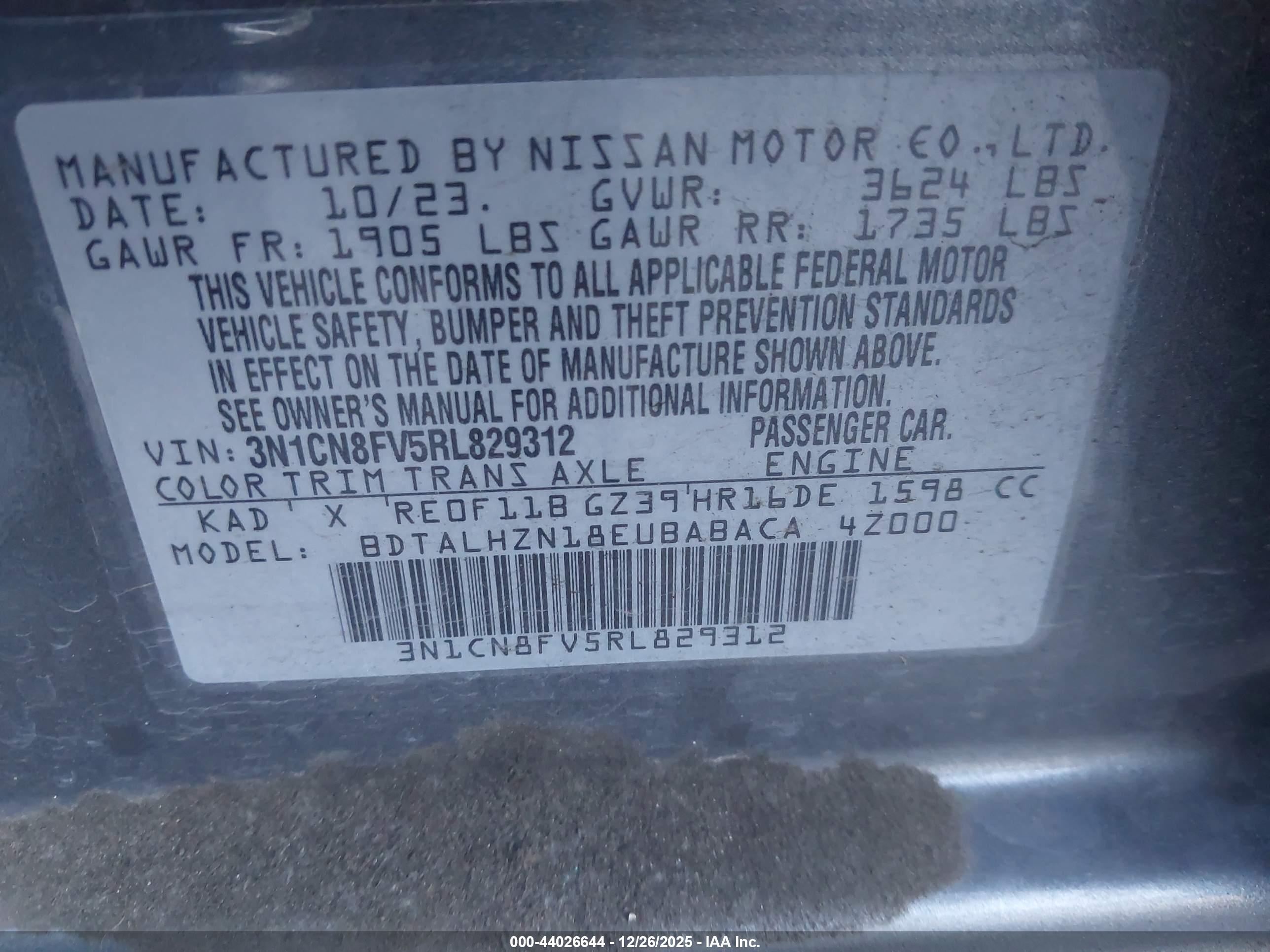 NISSAN VERSA image 9