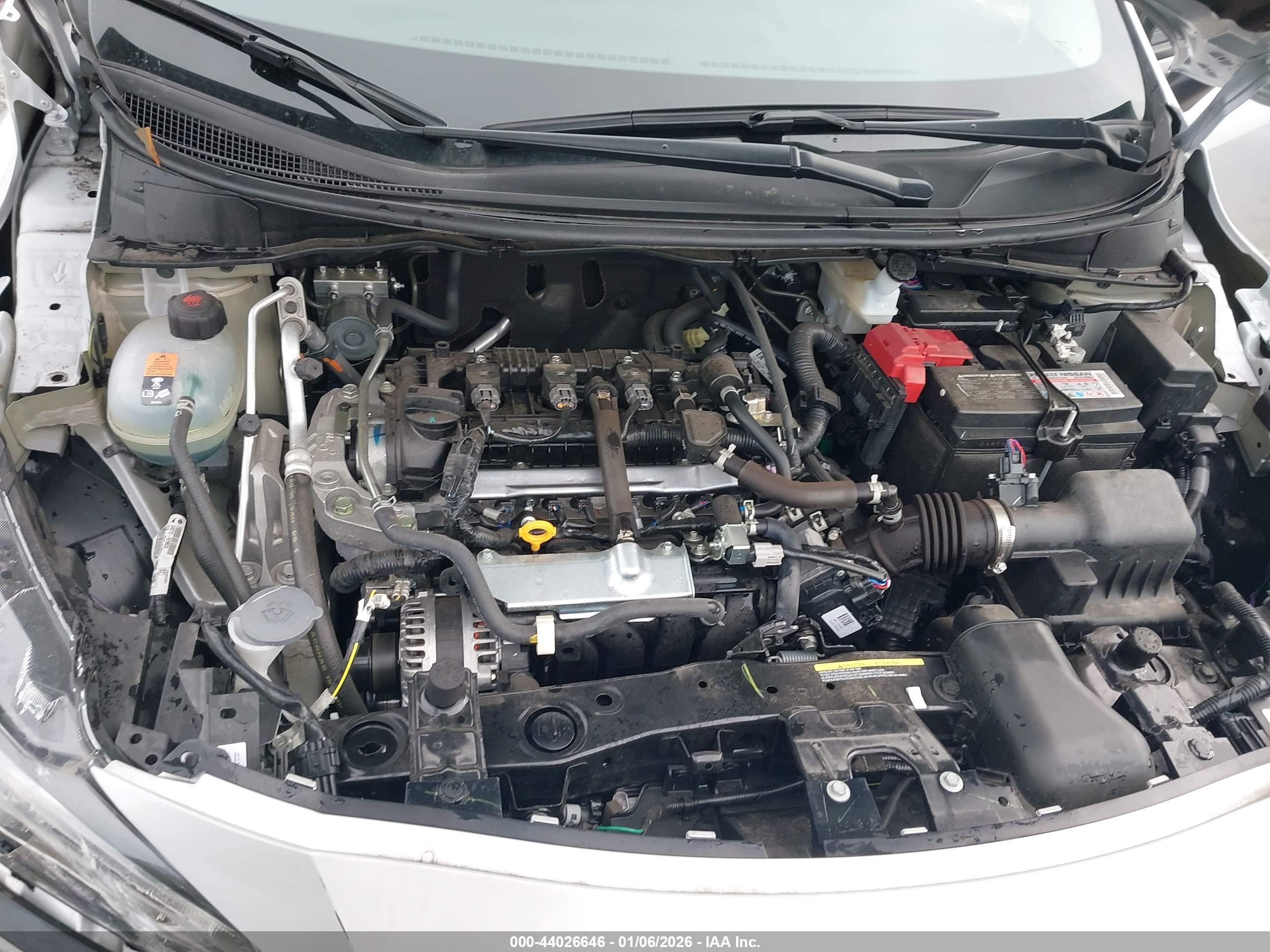 NISSAN VERSA image 10