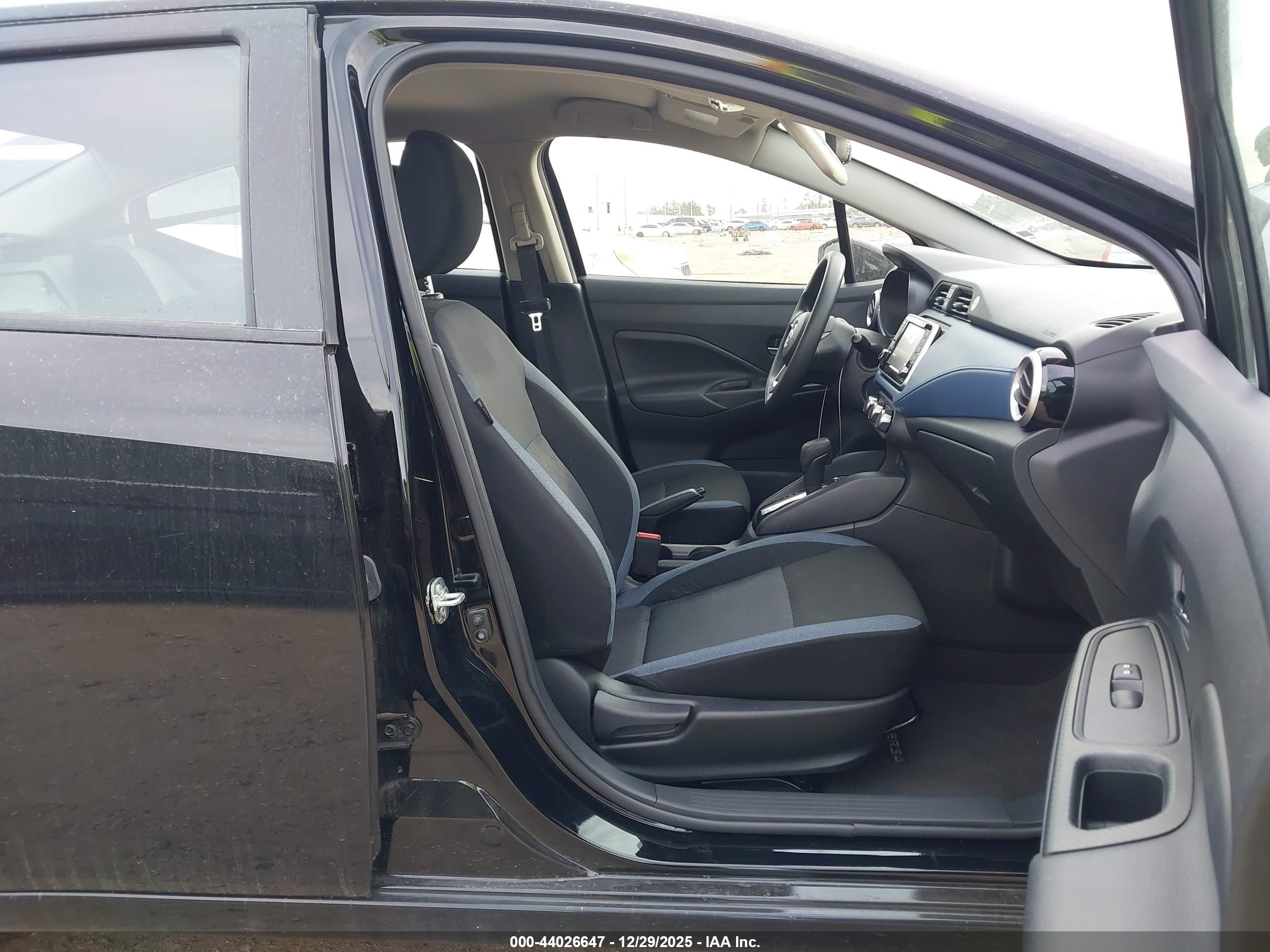 NISSAN VERSA image 5