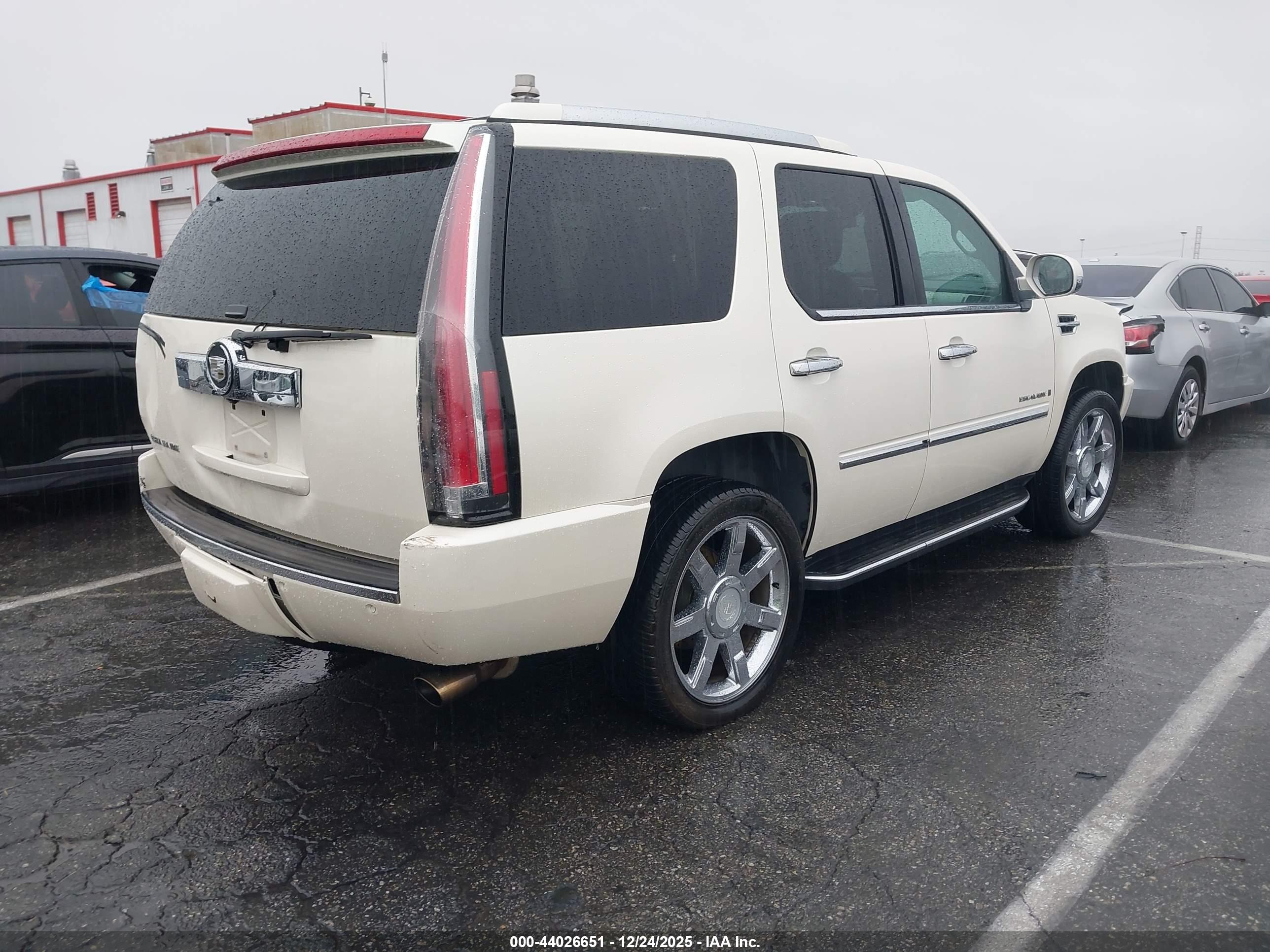 CADILLAC ESCALADE image 4