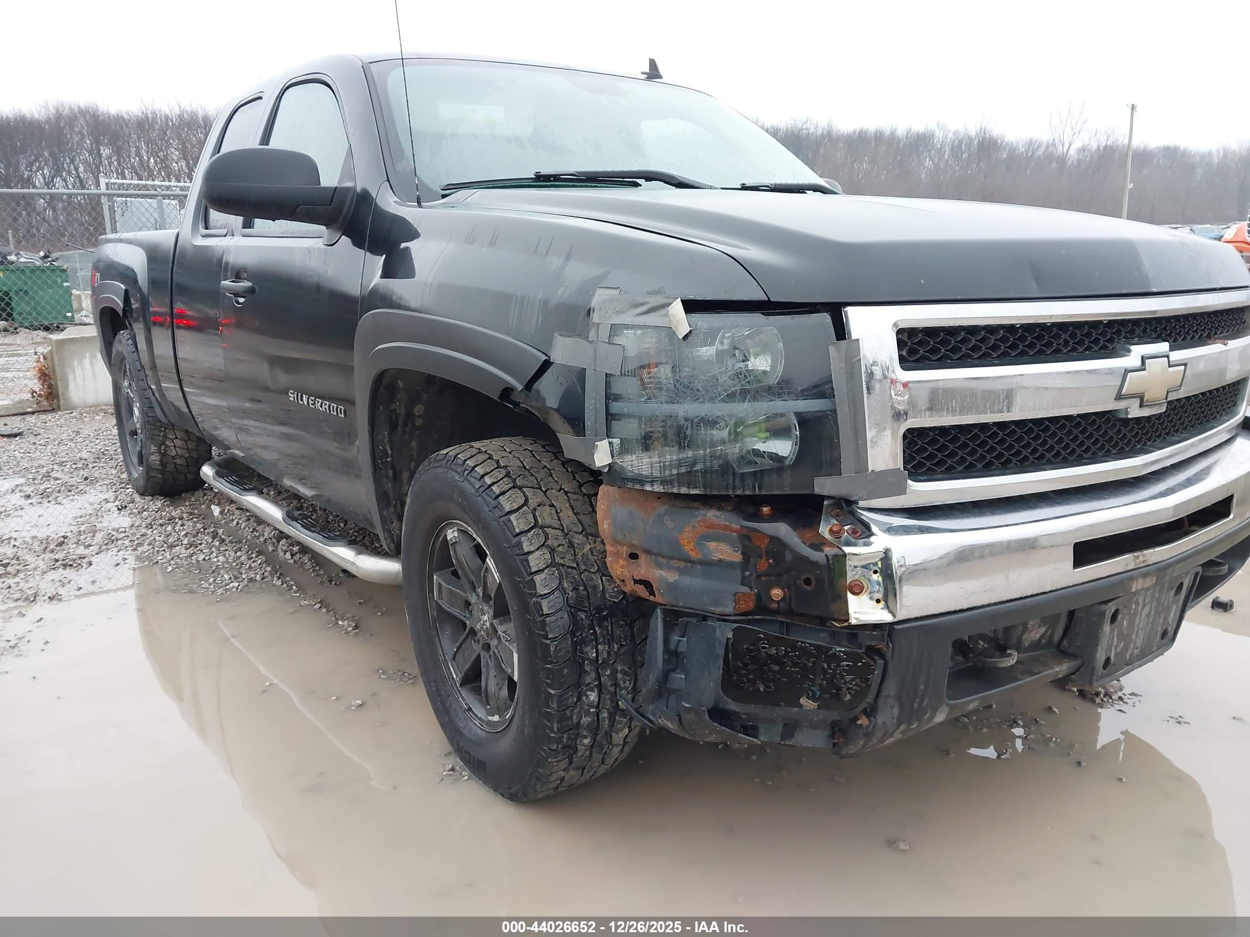 CHEVROLET SILVERADO image 6