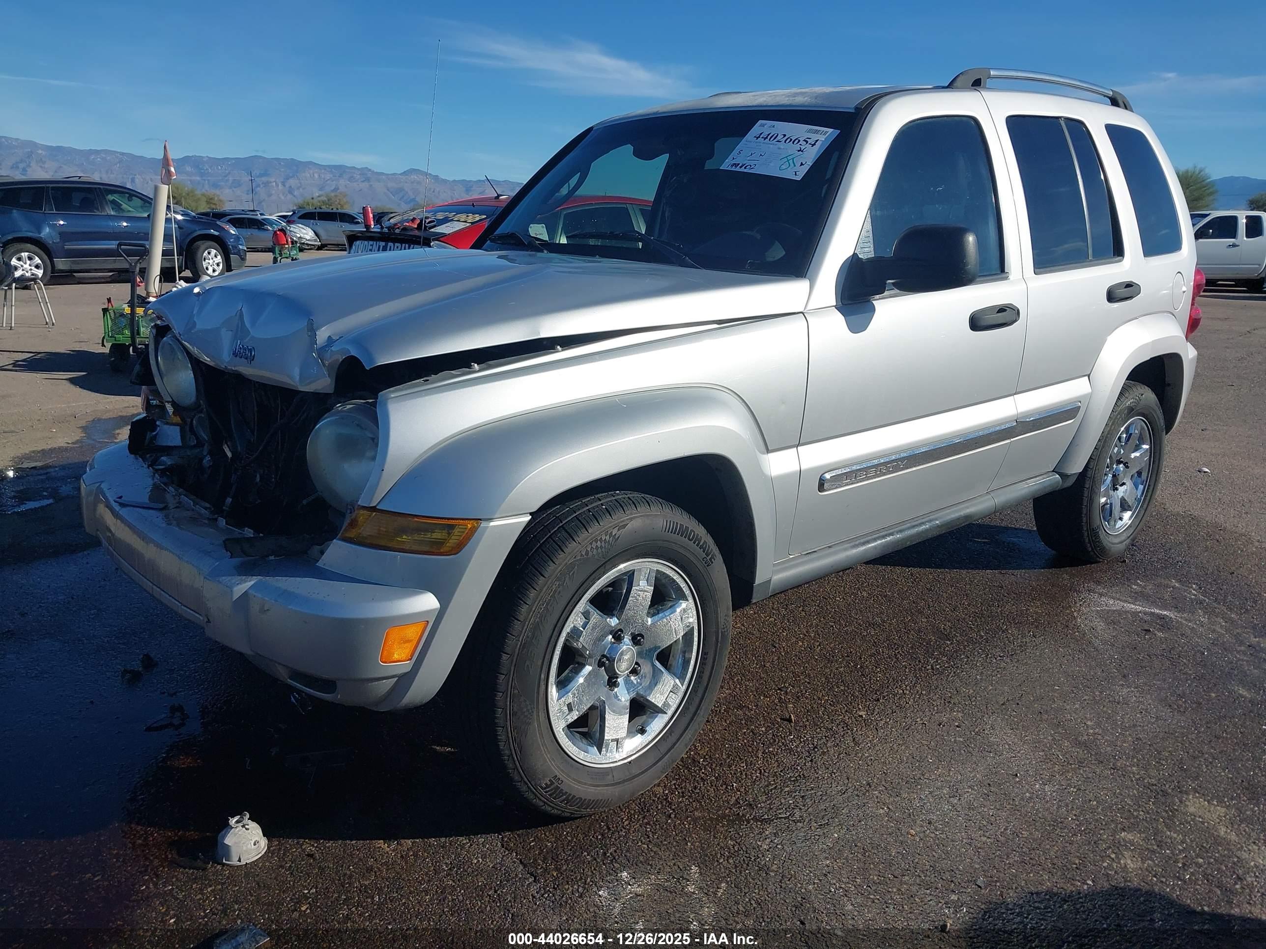 JEEP LIBERTY image 2