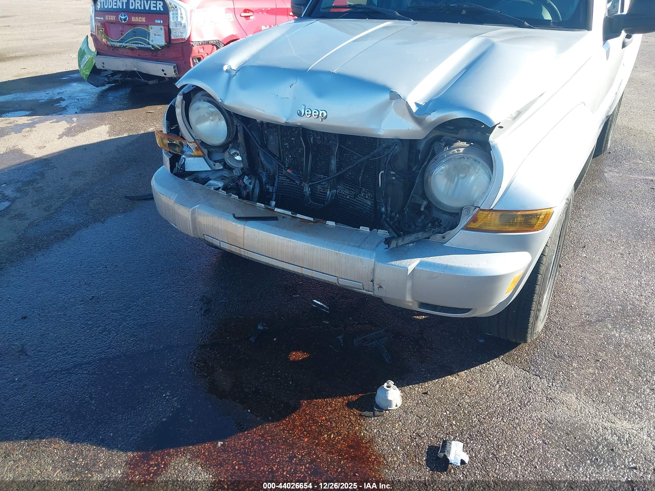 JEEP LIBERTY image 6