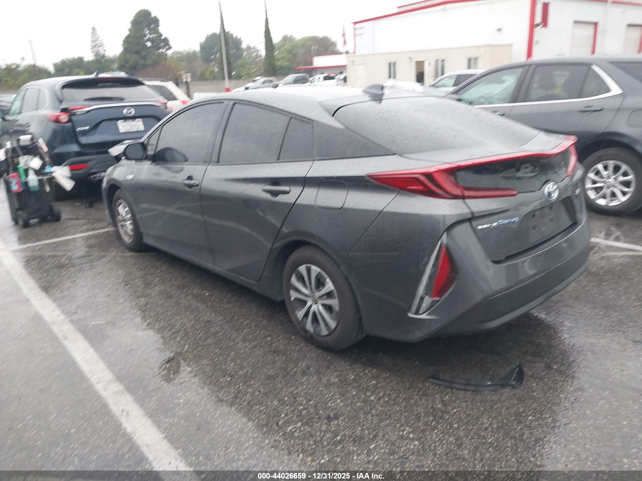 TOYOTA PRIUS image 3