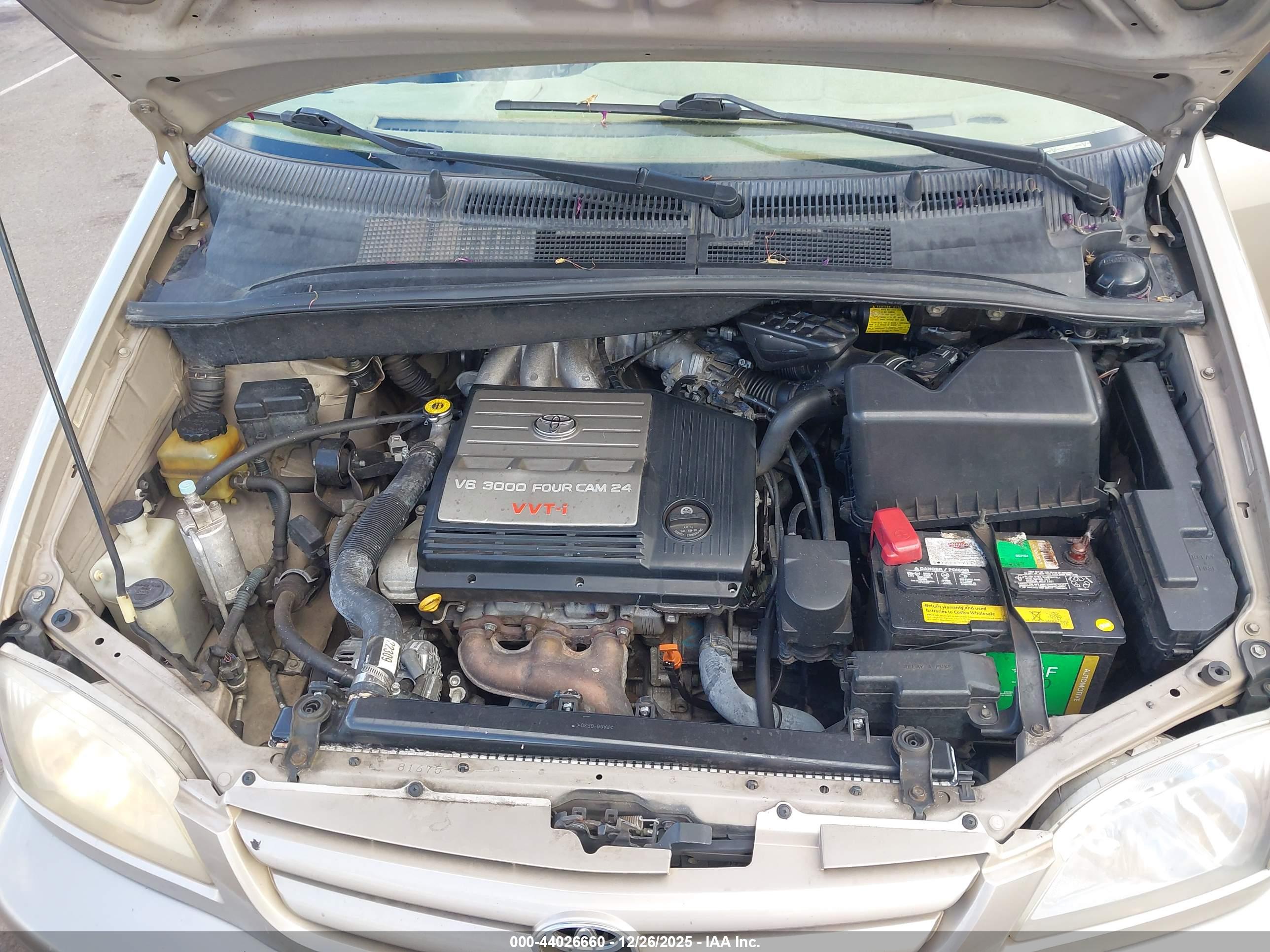 TOYOTA SIENNA image 10