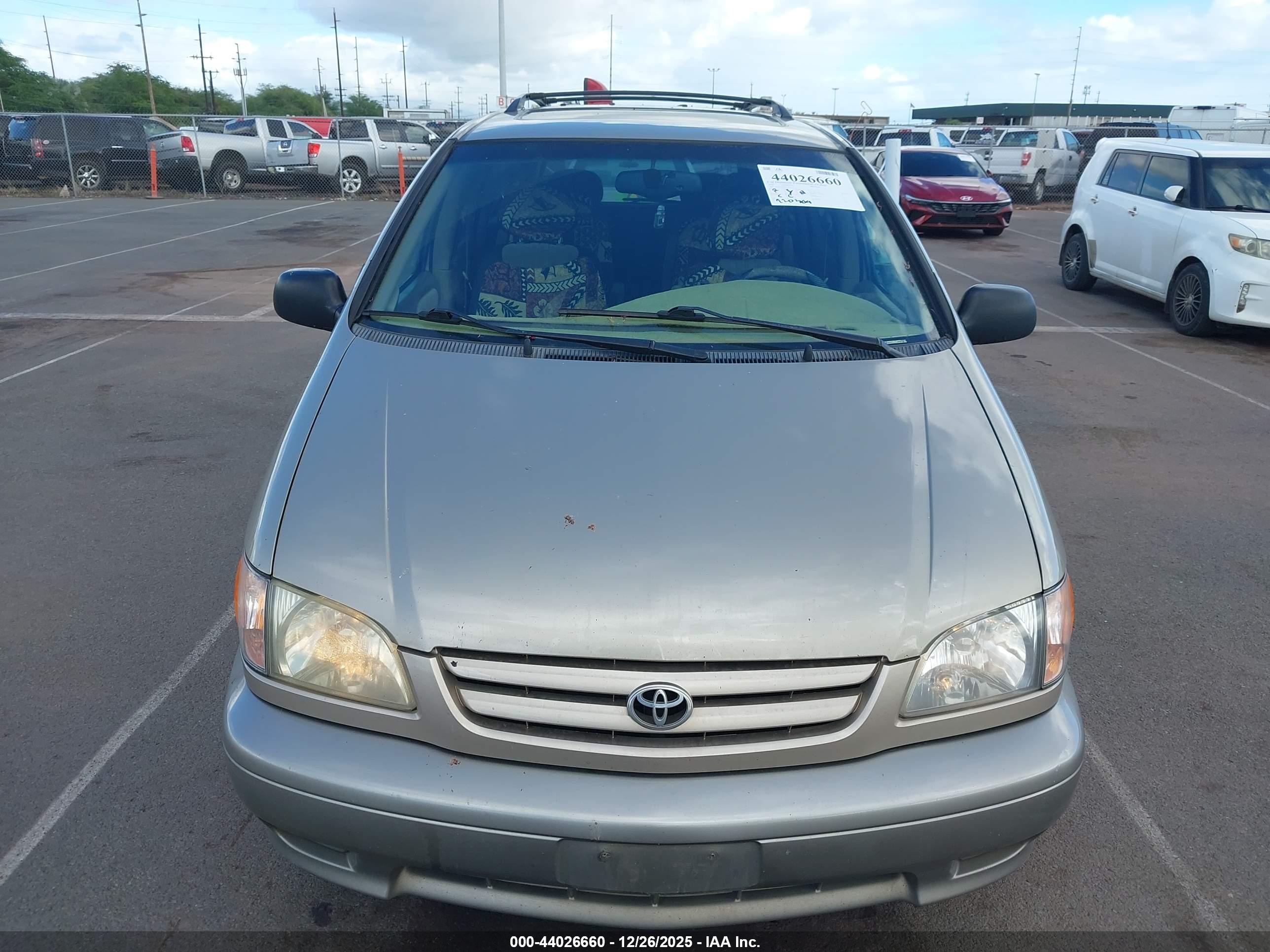 TOYOTA SIENNA image 6