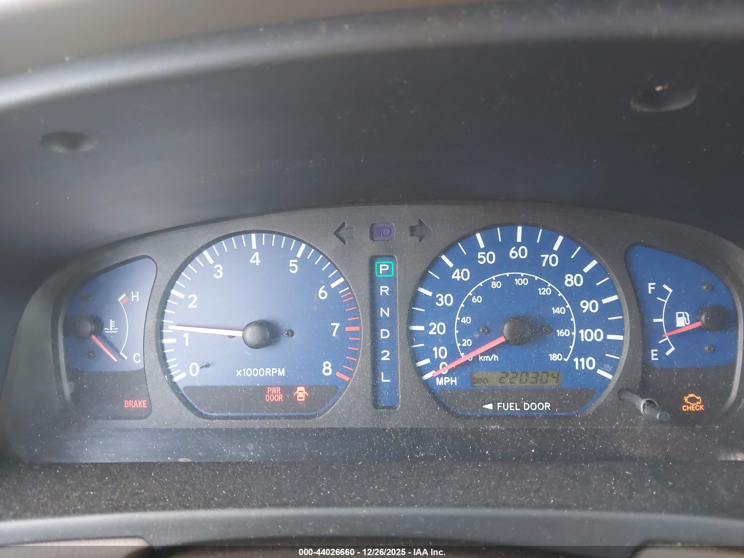 TOYOTA SIENNA image 7