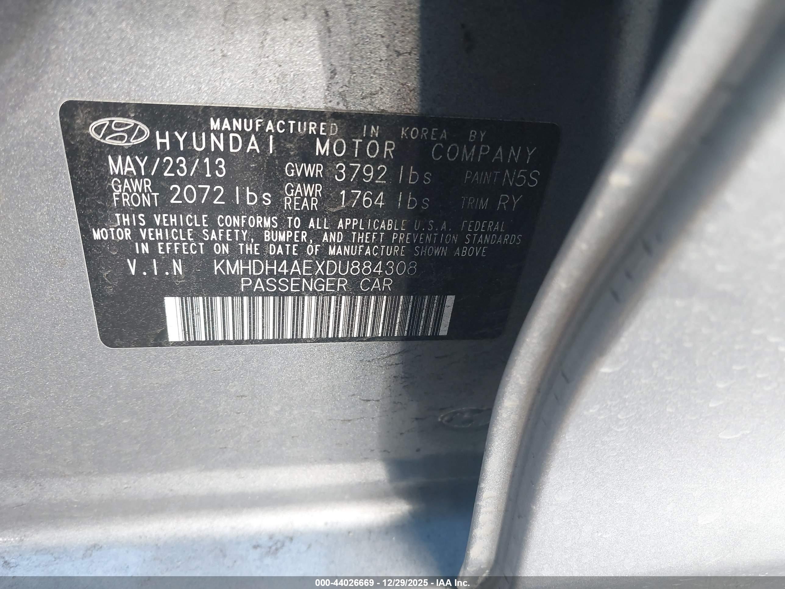 HYUNDAI ELANTRA image 9