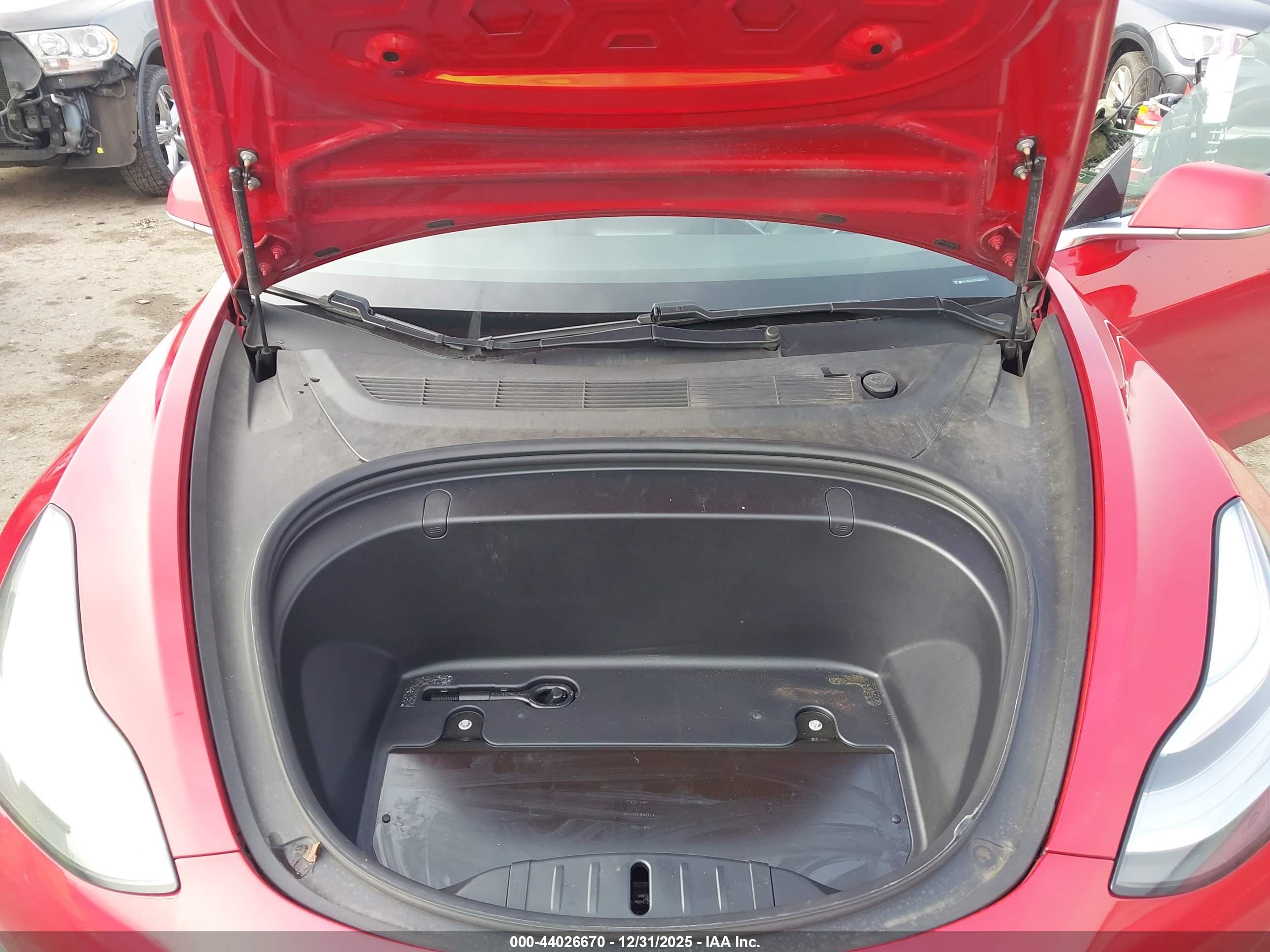 TESLA MODEL image 10