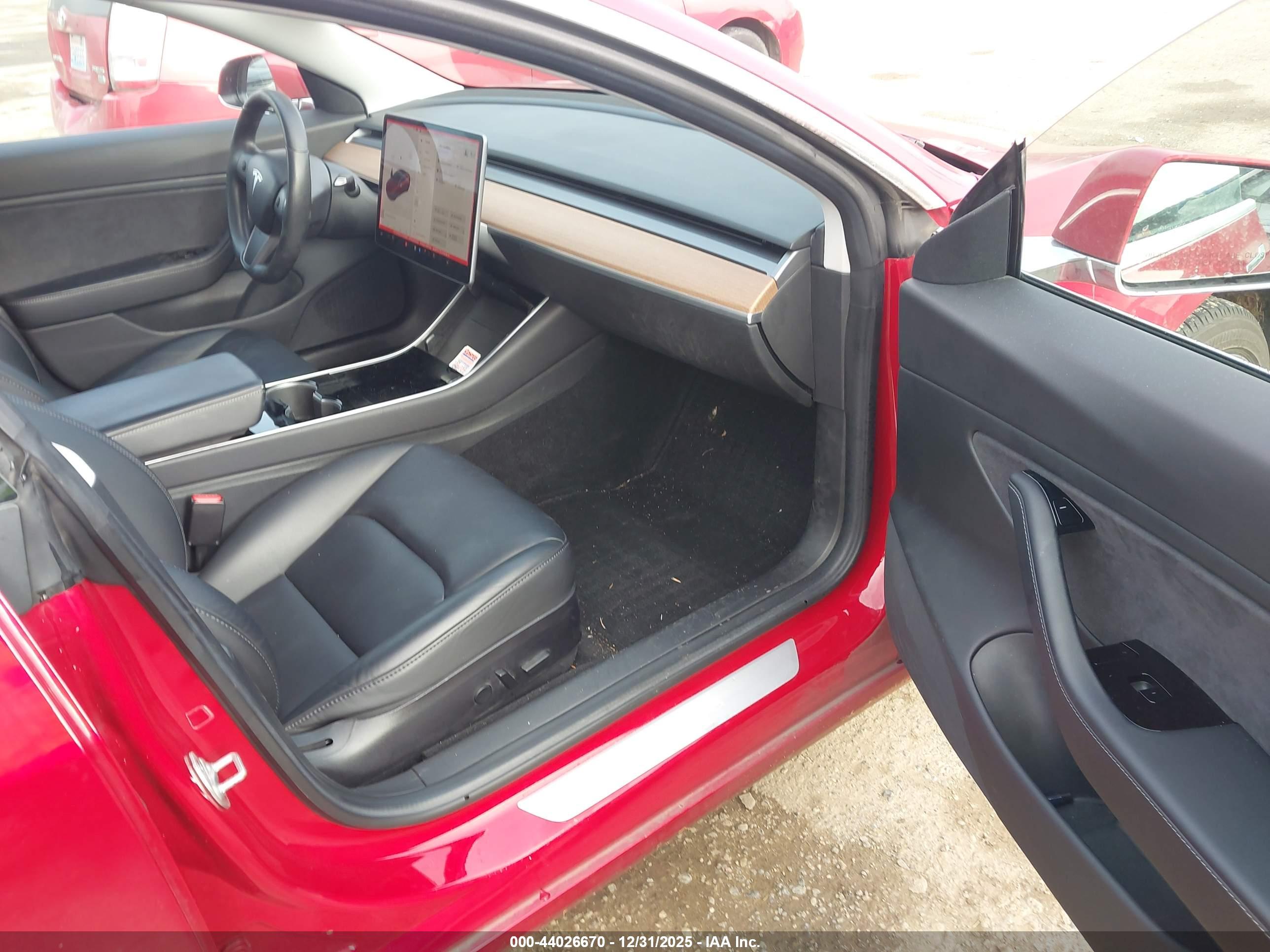 TESLA MODEL image 5