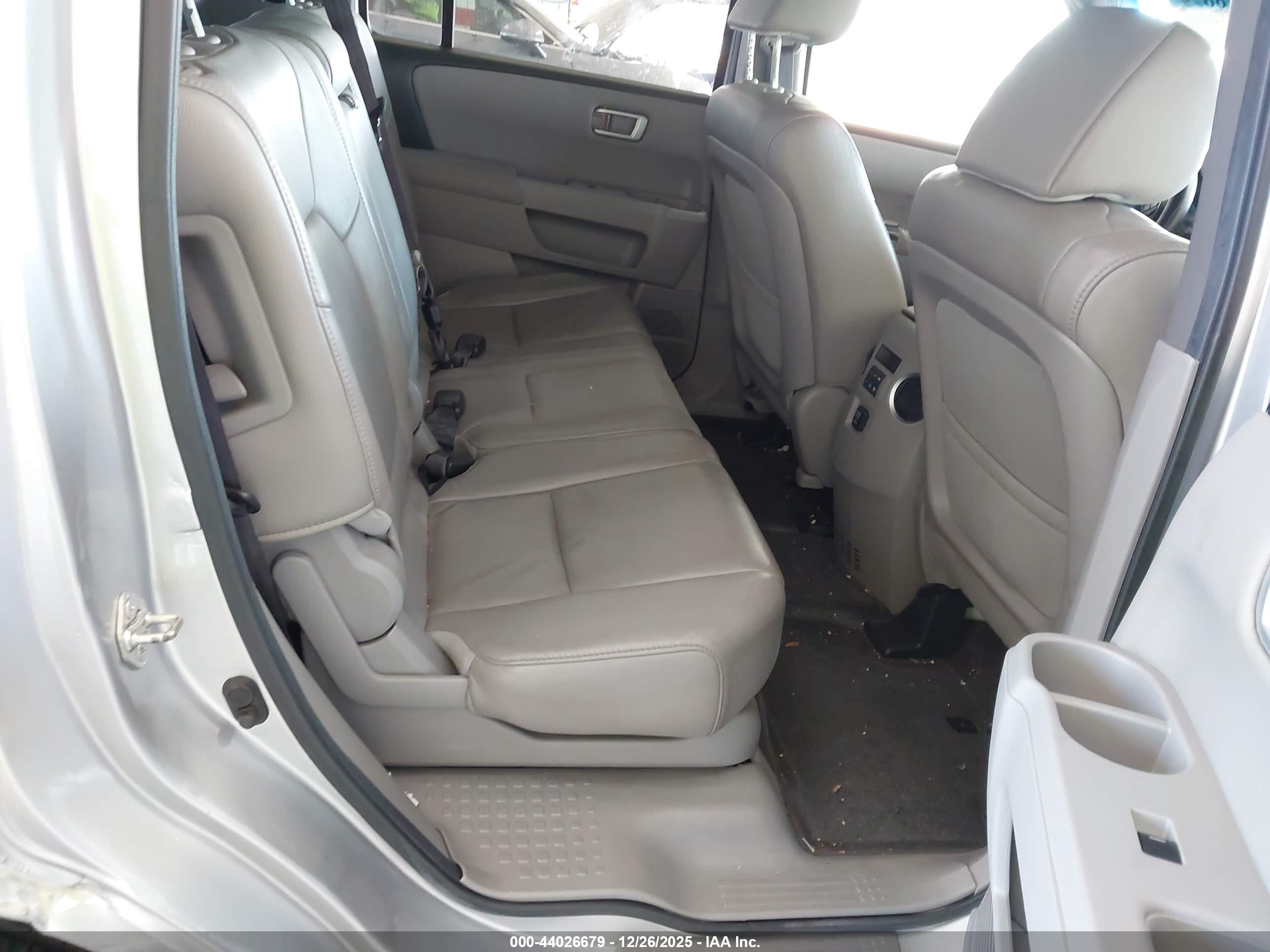 HONDA PILOT image 8