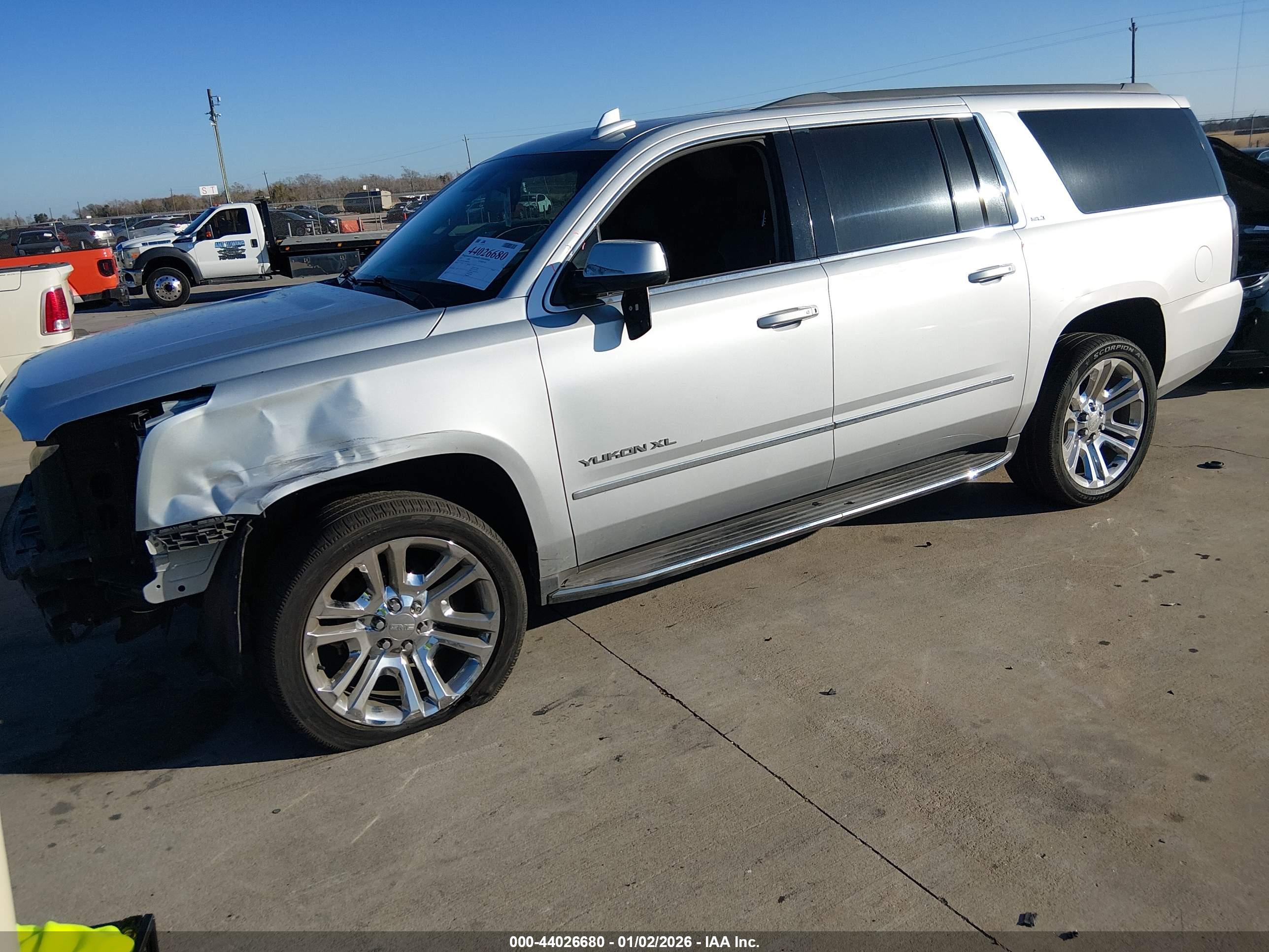 GMC YUKON image 2