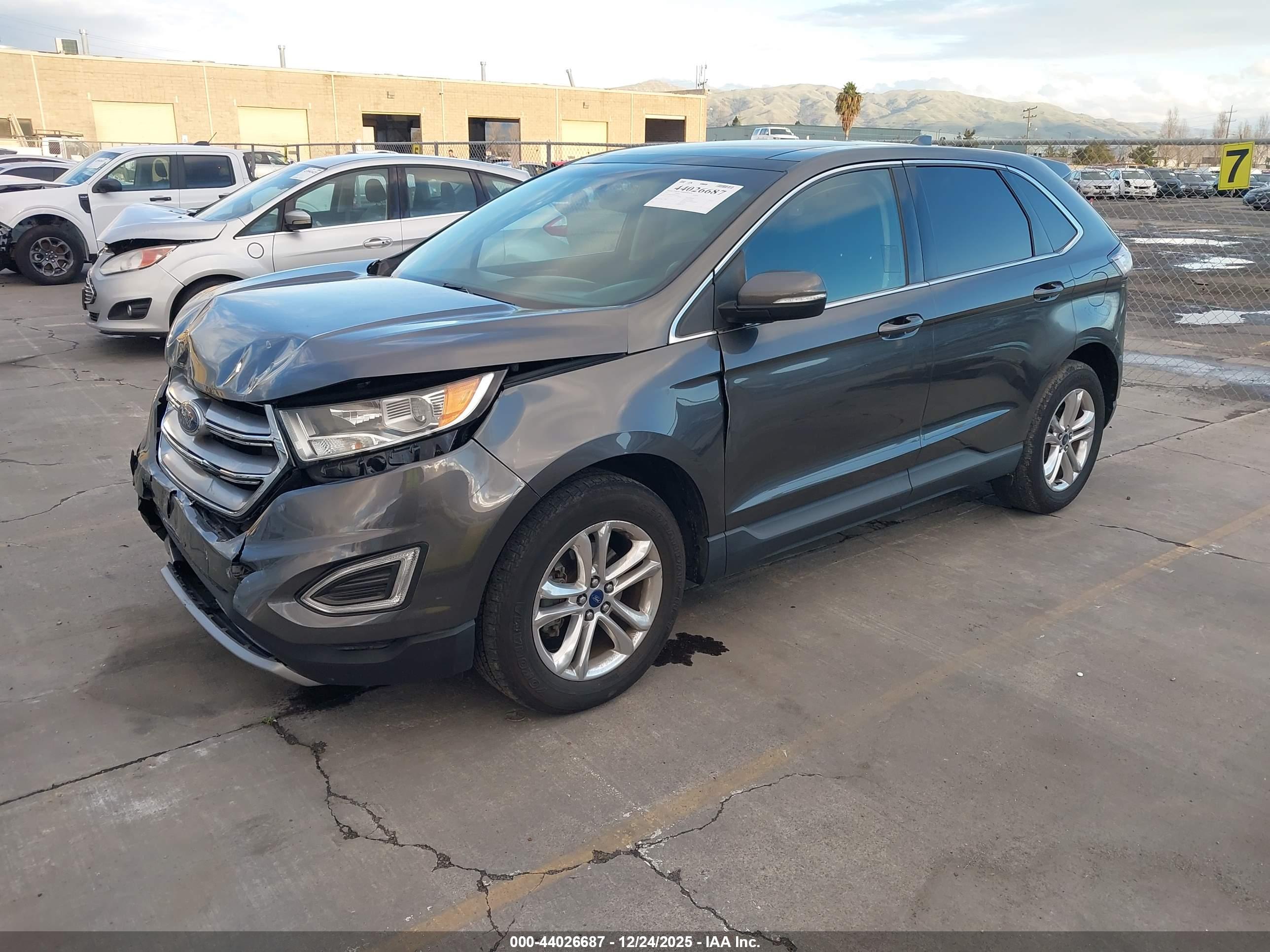 FORD EDGE image 2