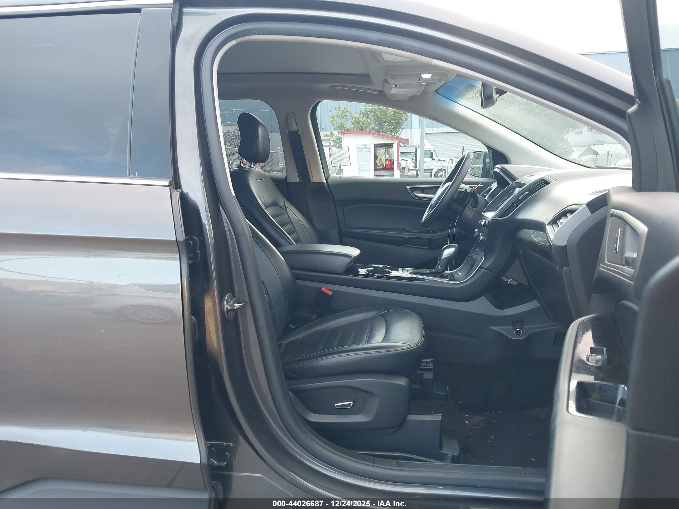 FORD EDGE image 5