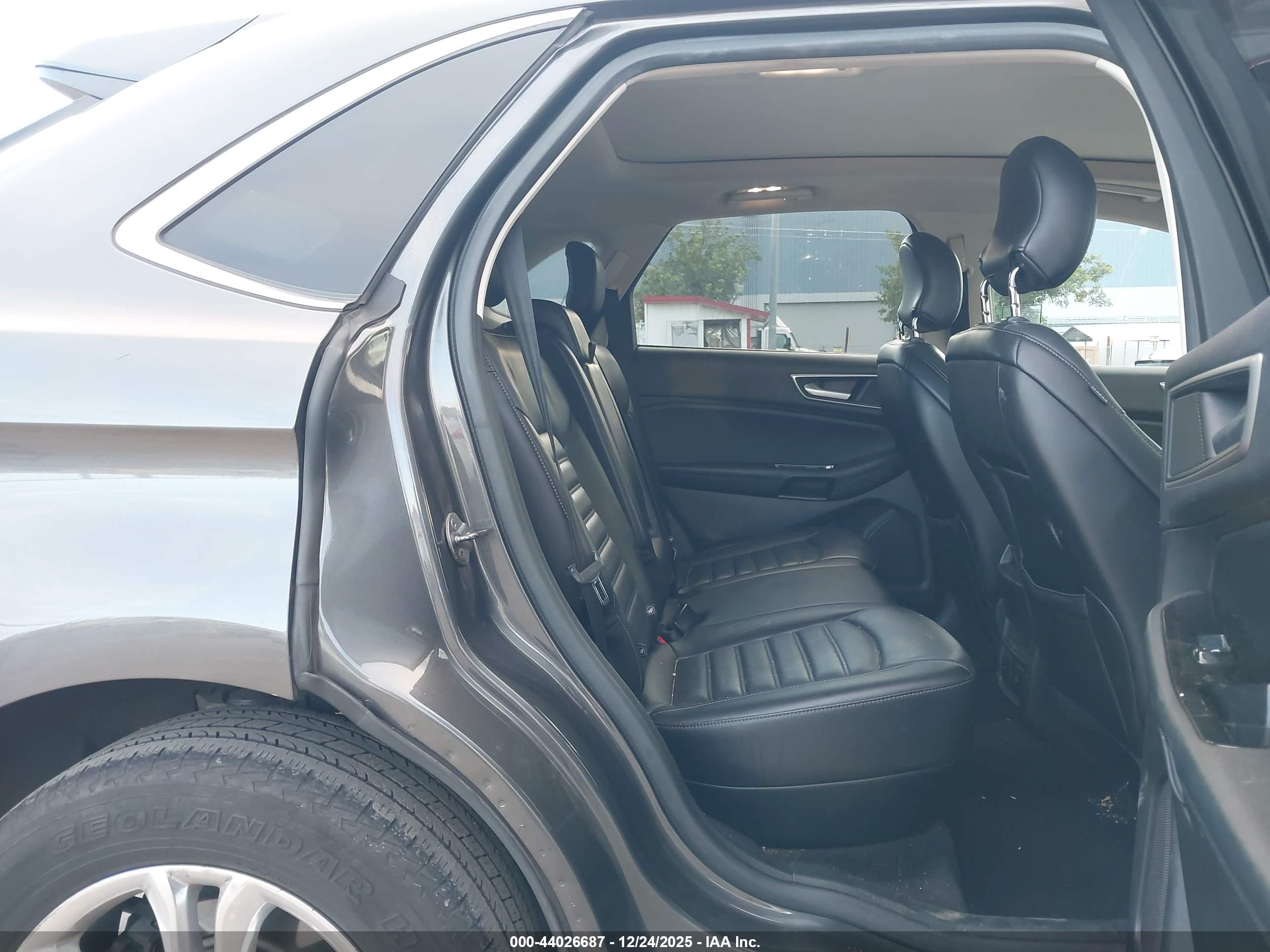 FORD EDGE image 8