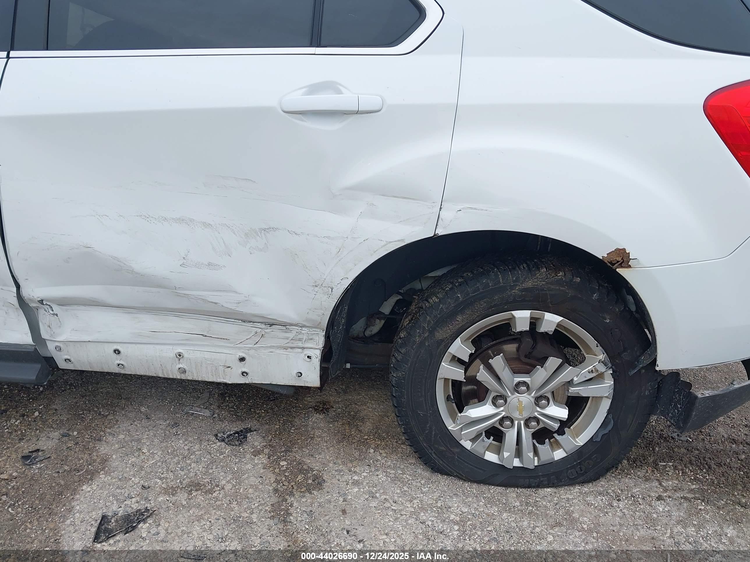 CHEVROLET EQUINOX image 6