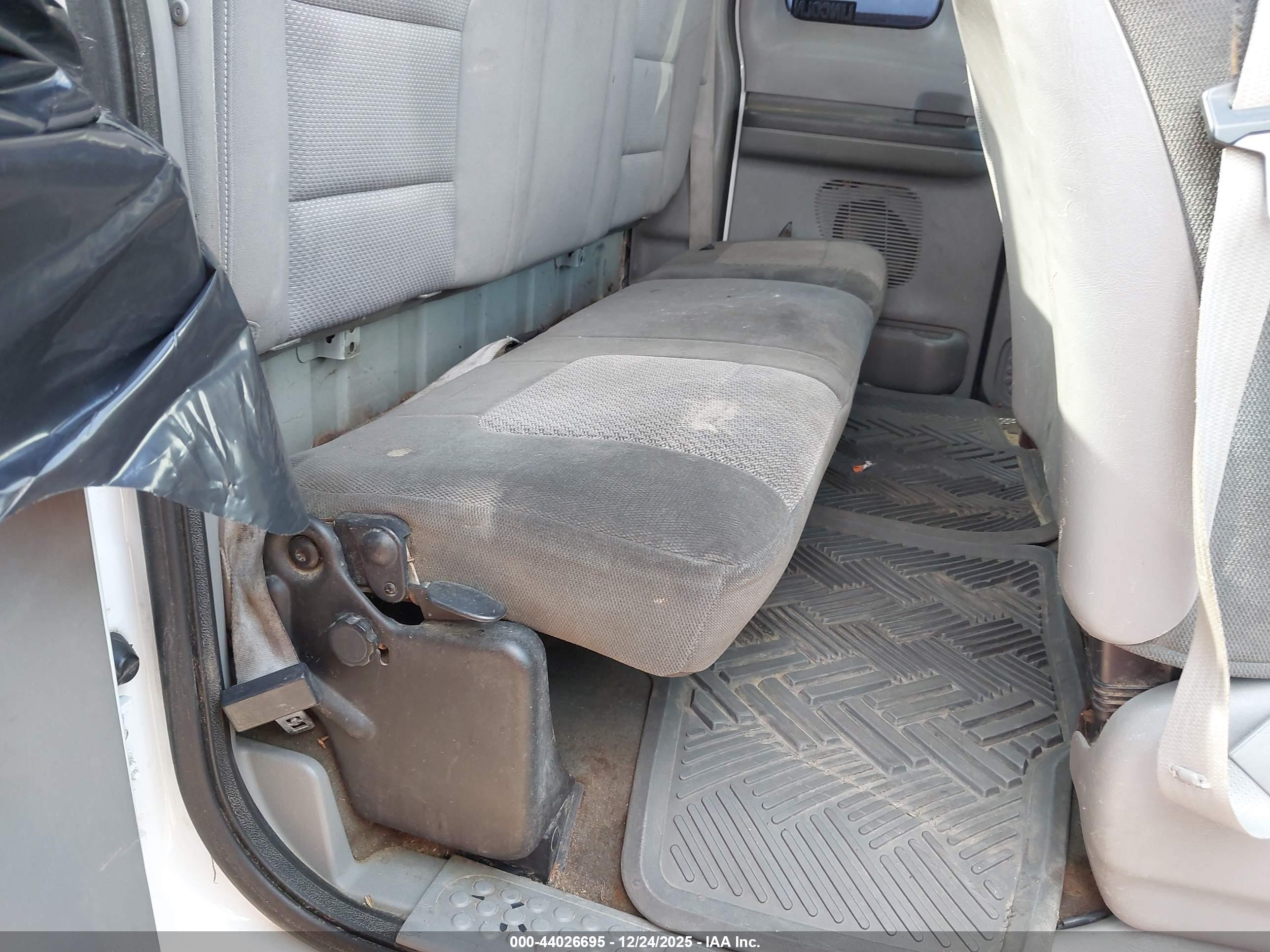 FORD F-250 image 8