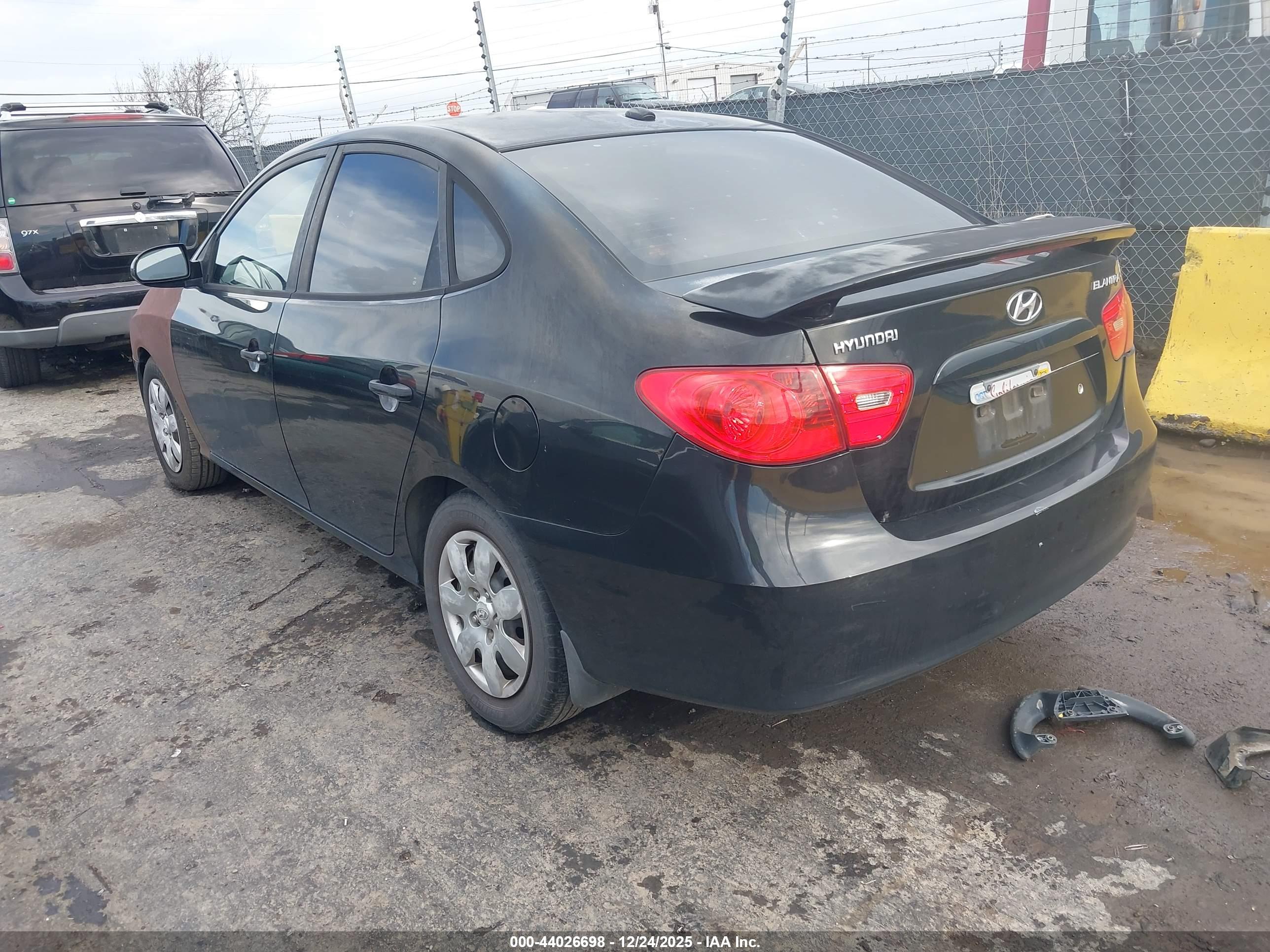 HYUNDAI ELANTRA image 3