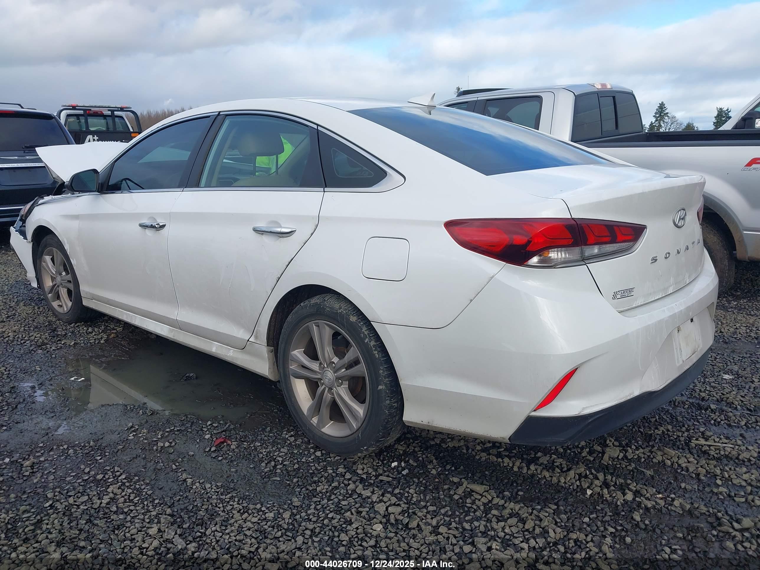 HYUNDAI SONATA image 3