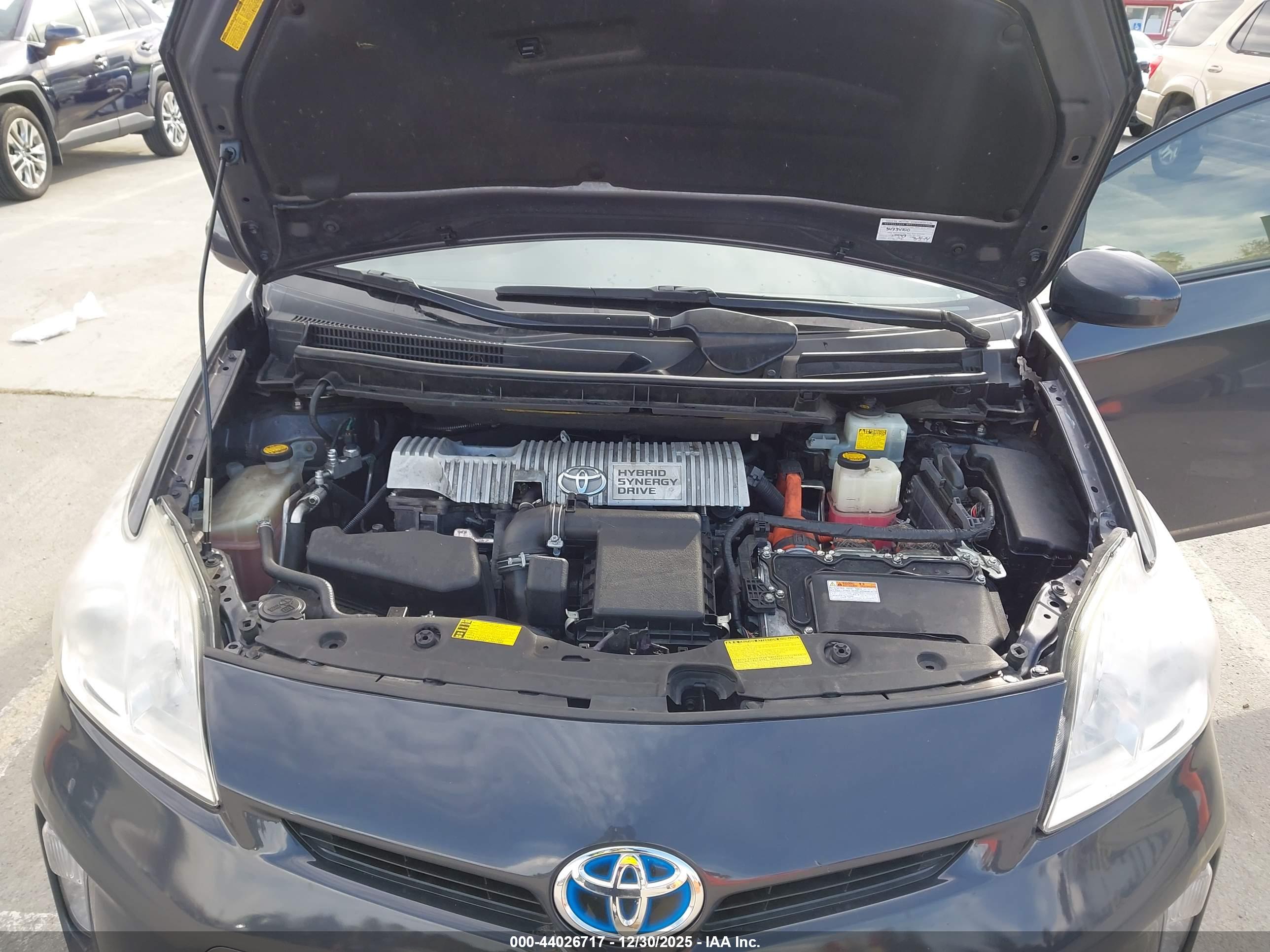 TOYOTA PRIUS image 10