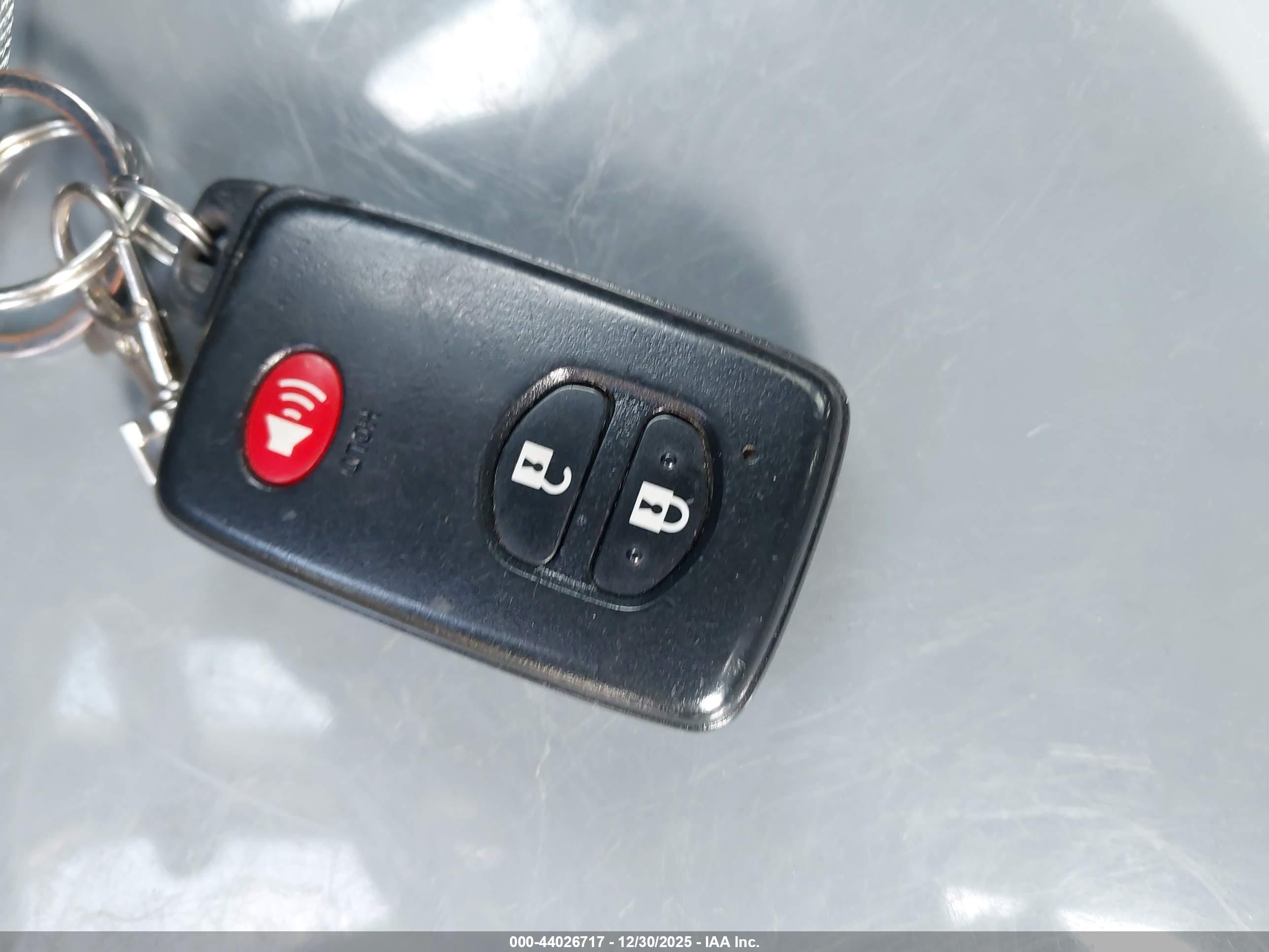 TOYOTA PRIUS image 11
