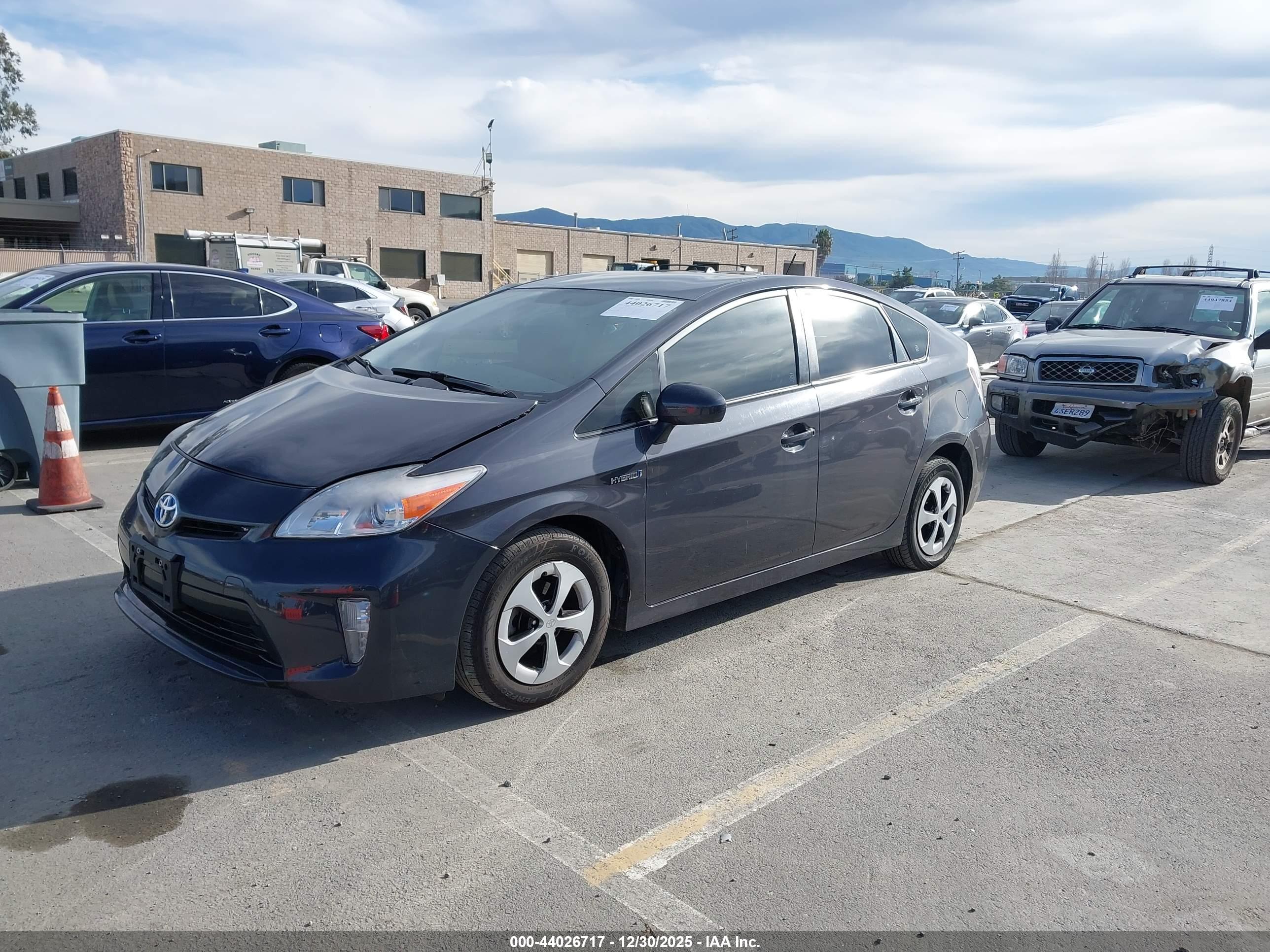 TOYOTA PRIUS image 2
