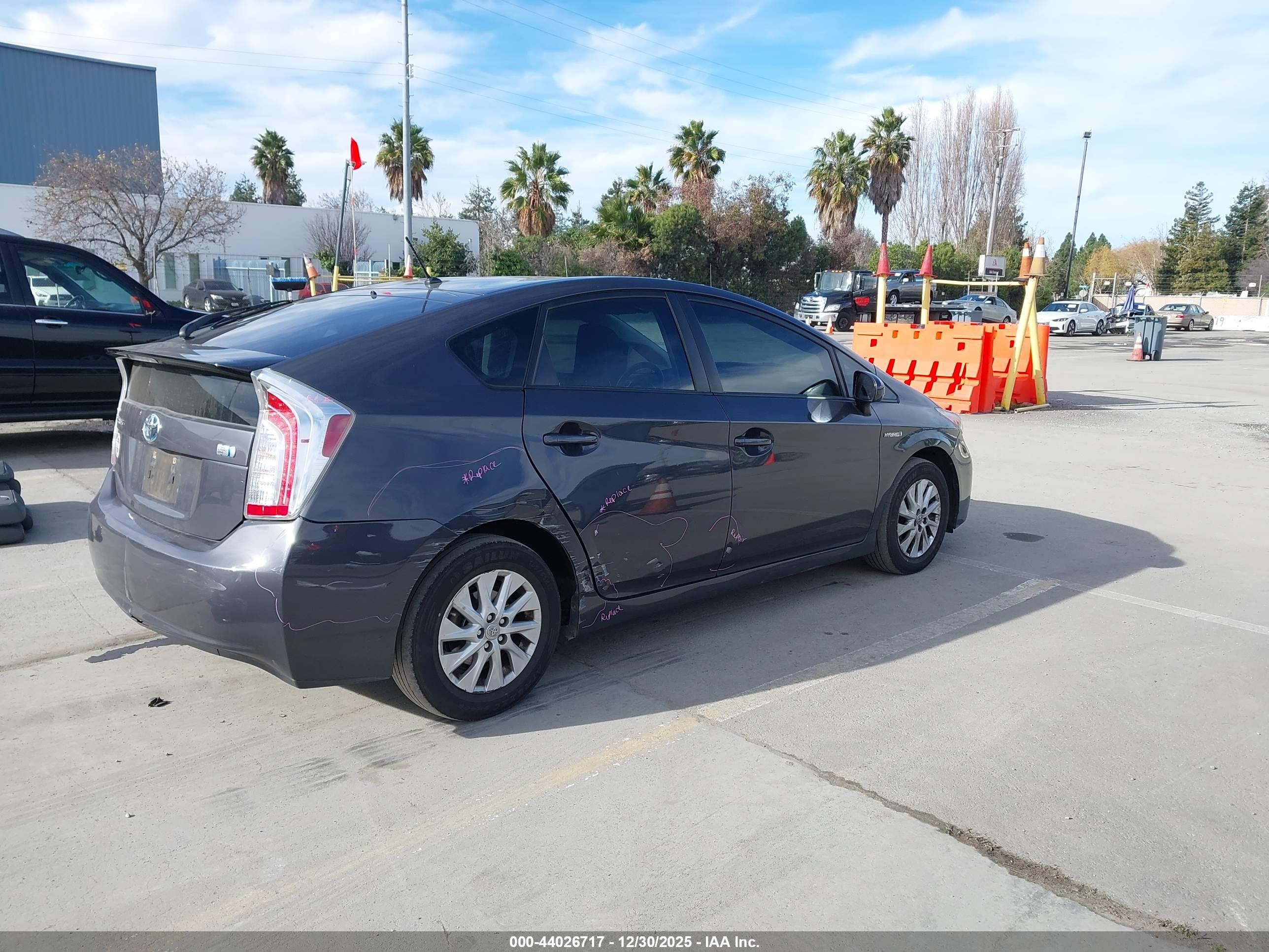 TOYOTA PRIUS image 4