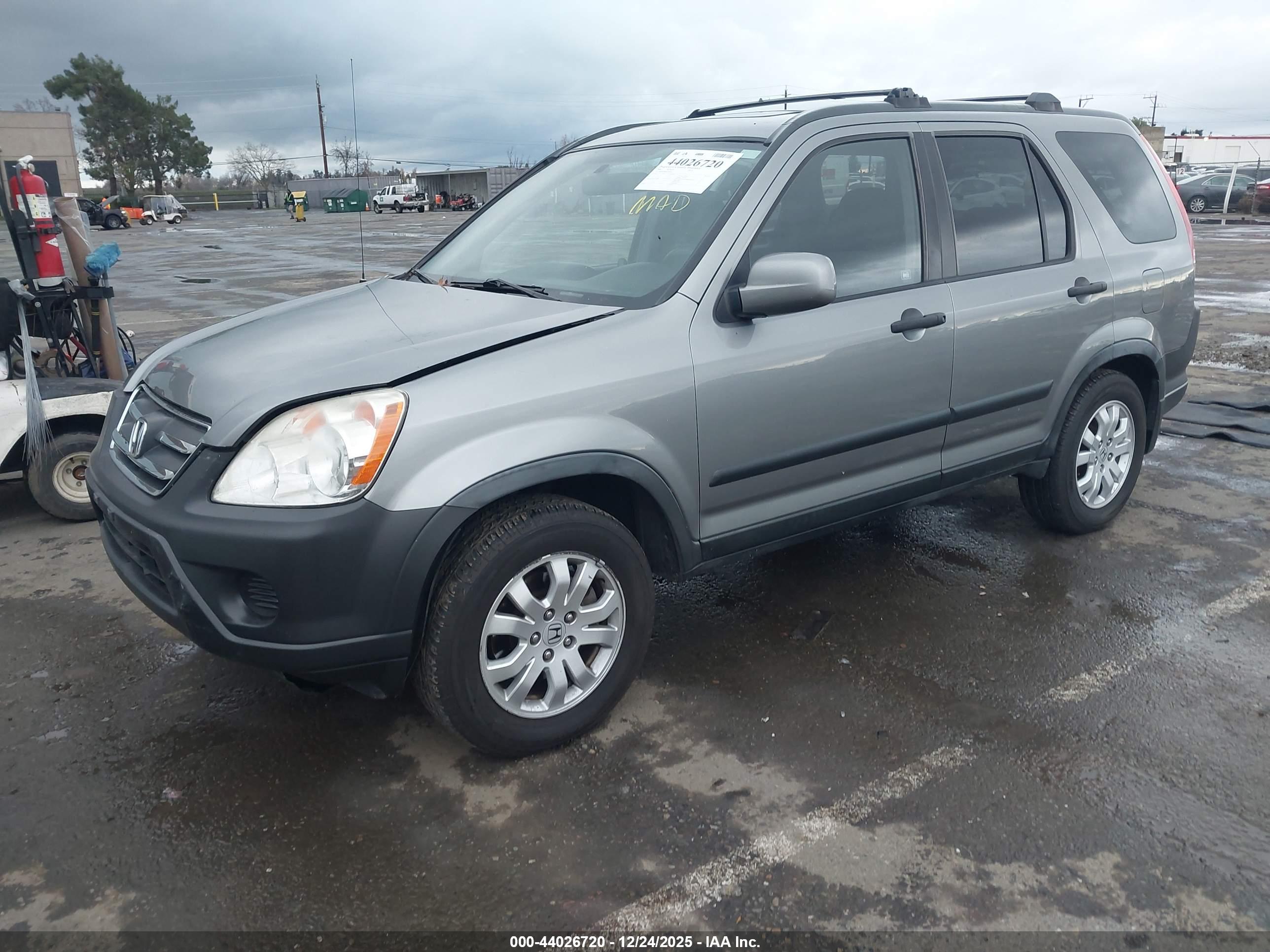 HONDA CR-V image 2