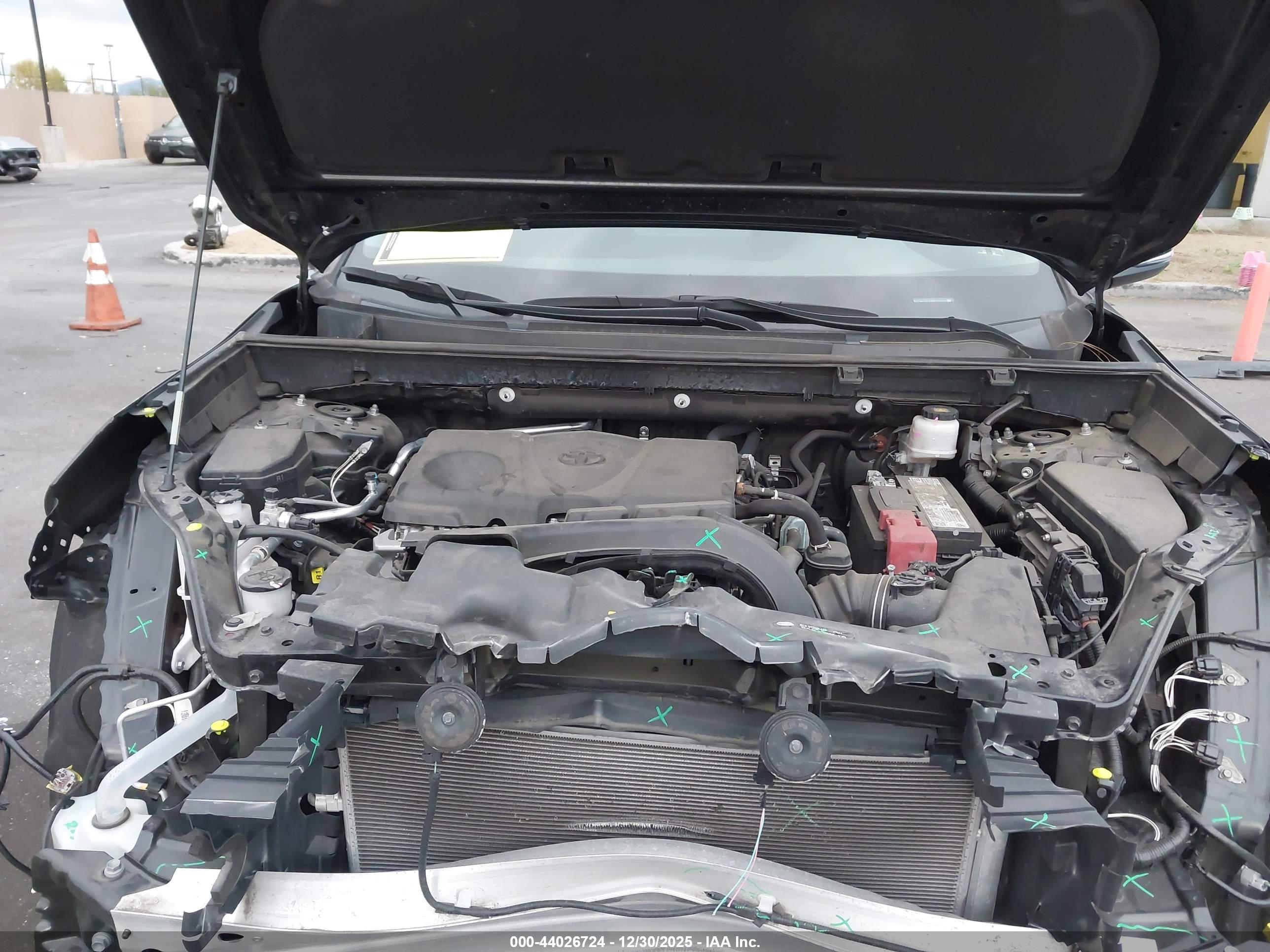 TOYOTA RAV4 image 10