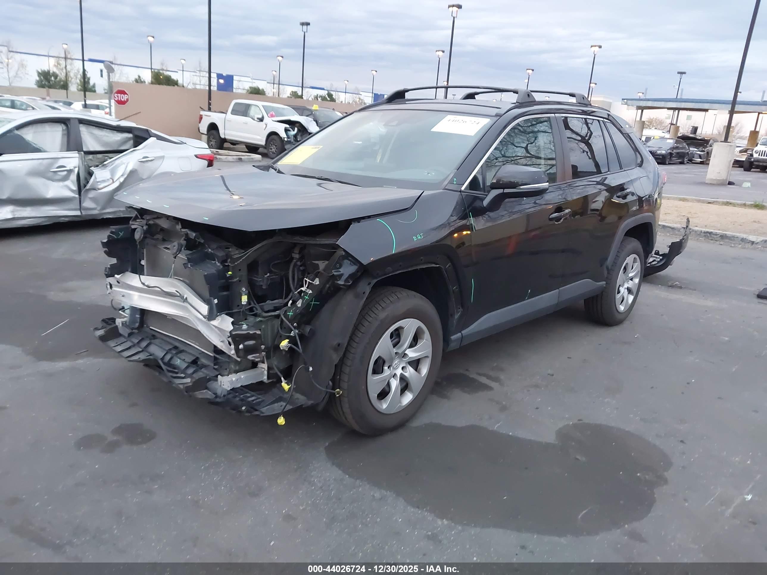 TOYOTA RAV4 image 2