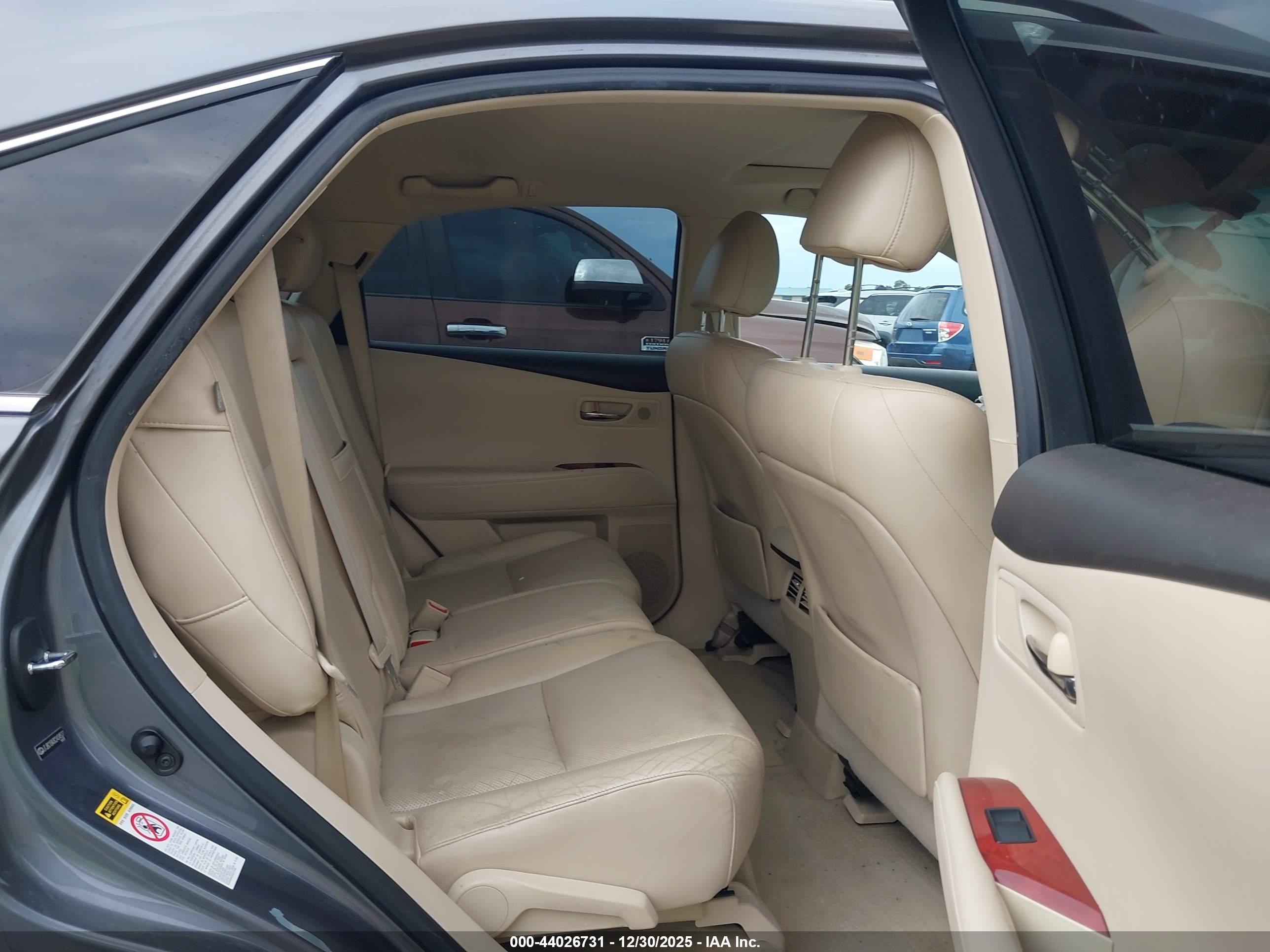 LEXUS RX image 8