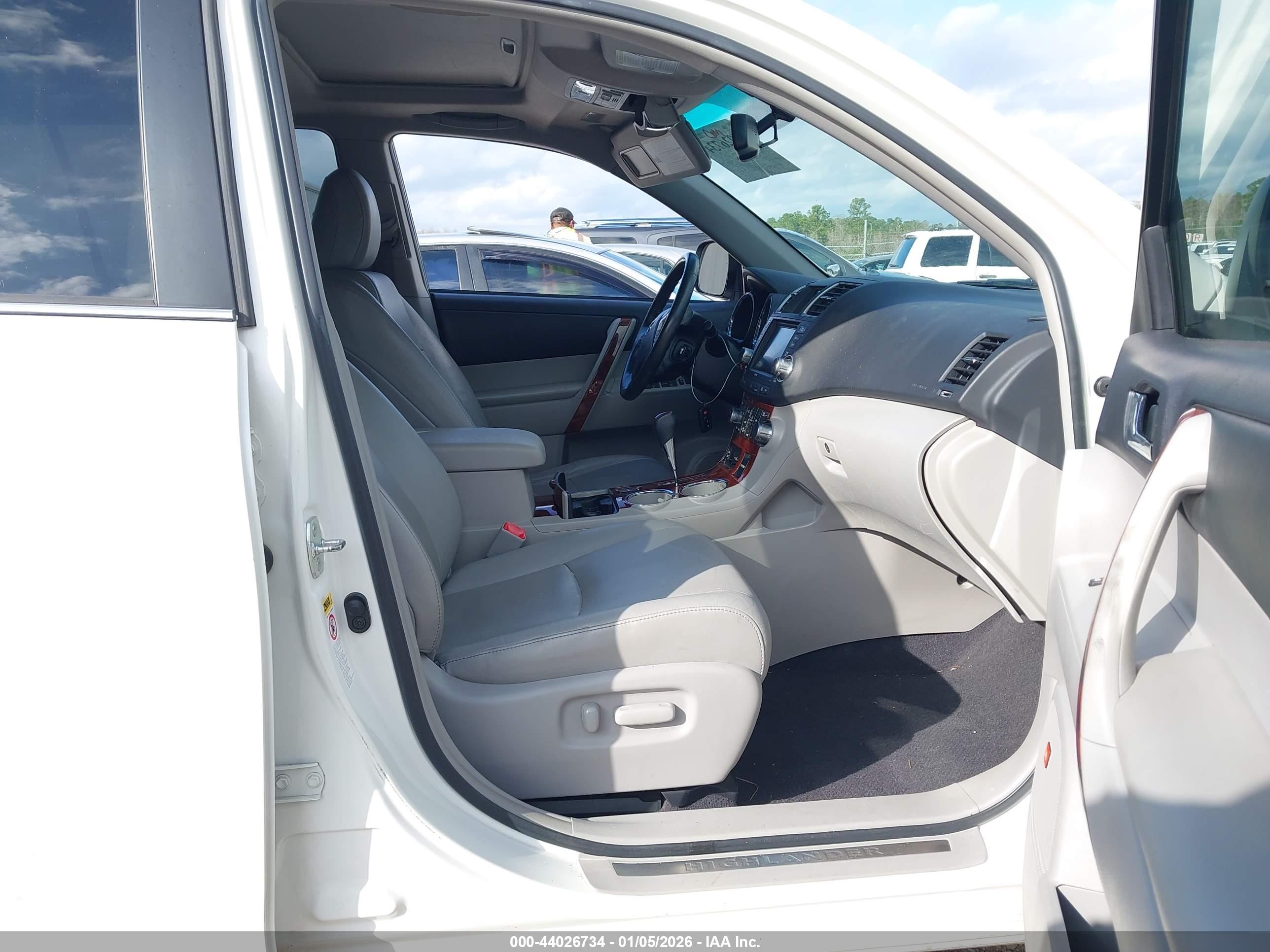 TOYOTA HIGHLANDER image 5