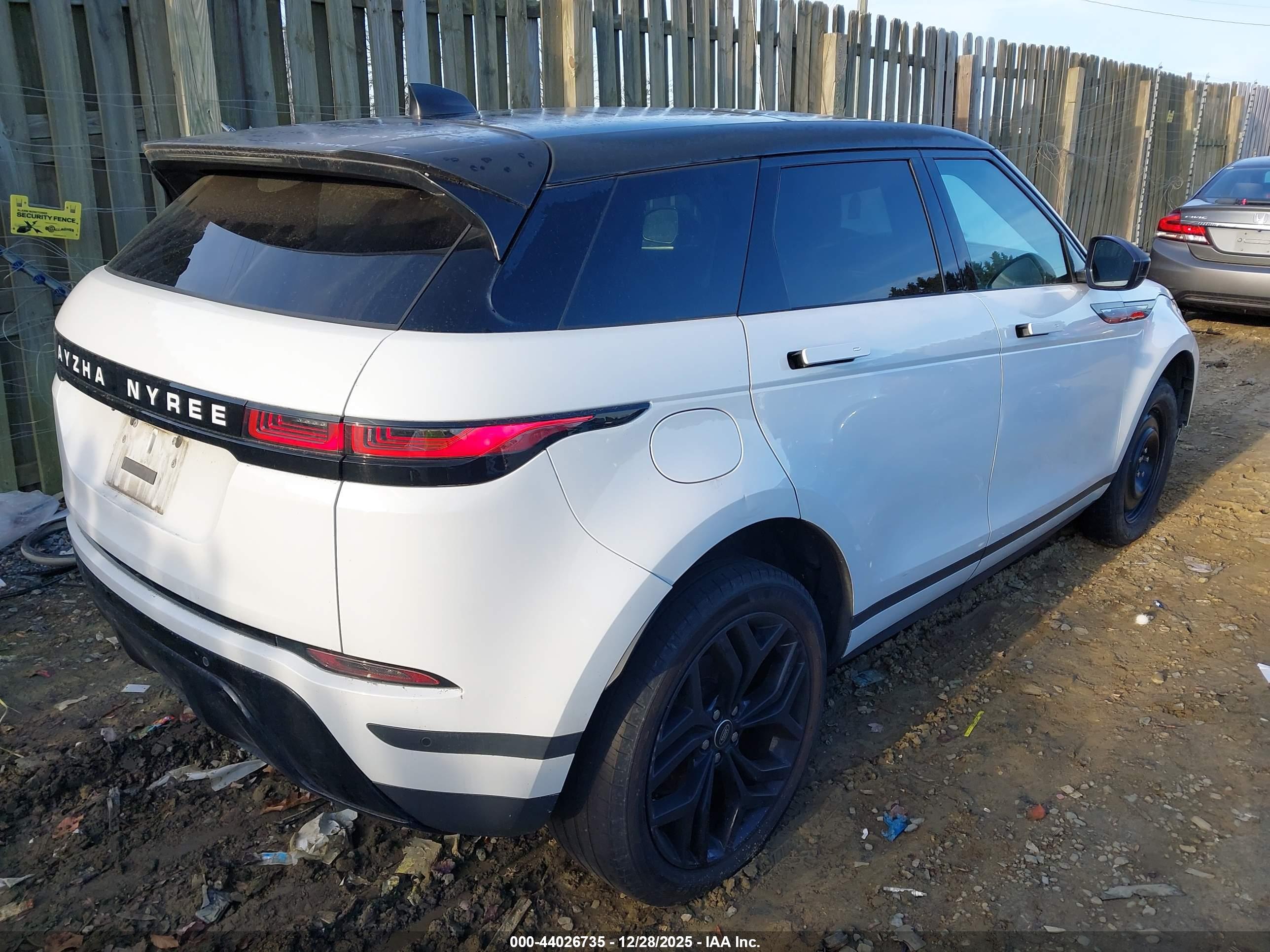 LAND ROVER image 4