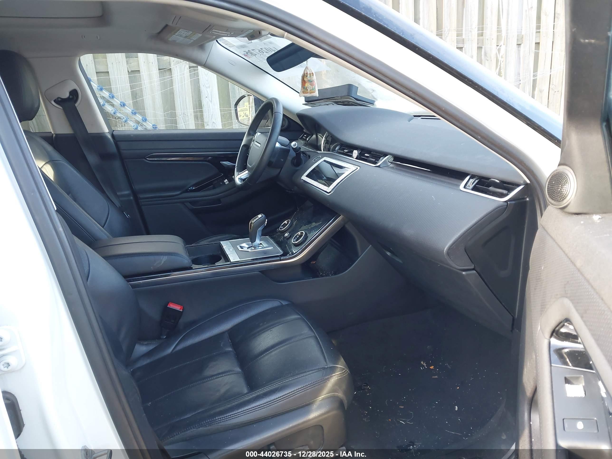LAND ROVER image 5