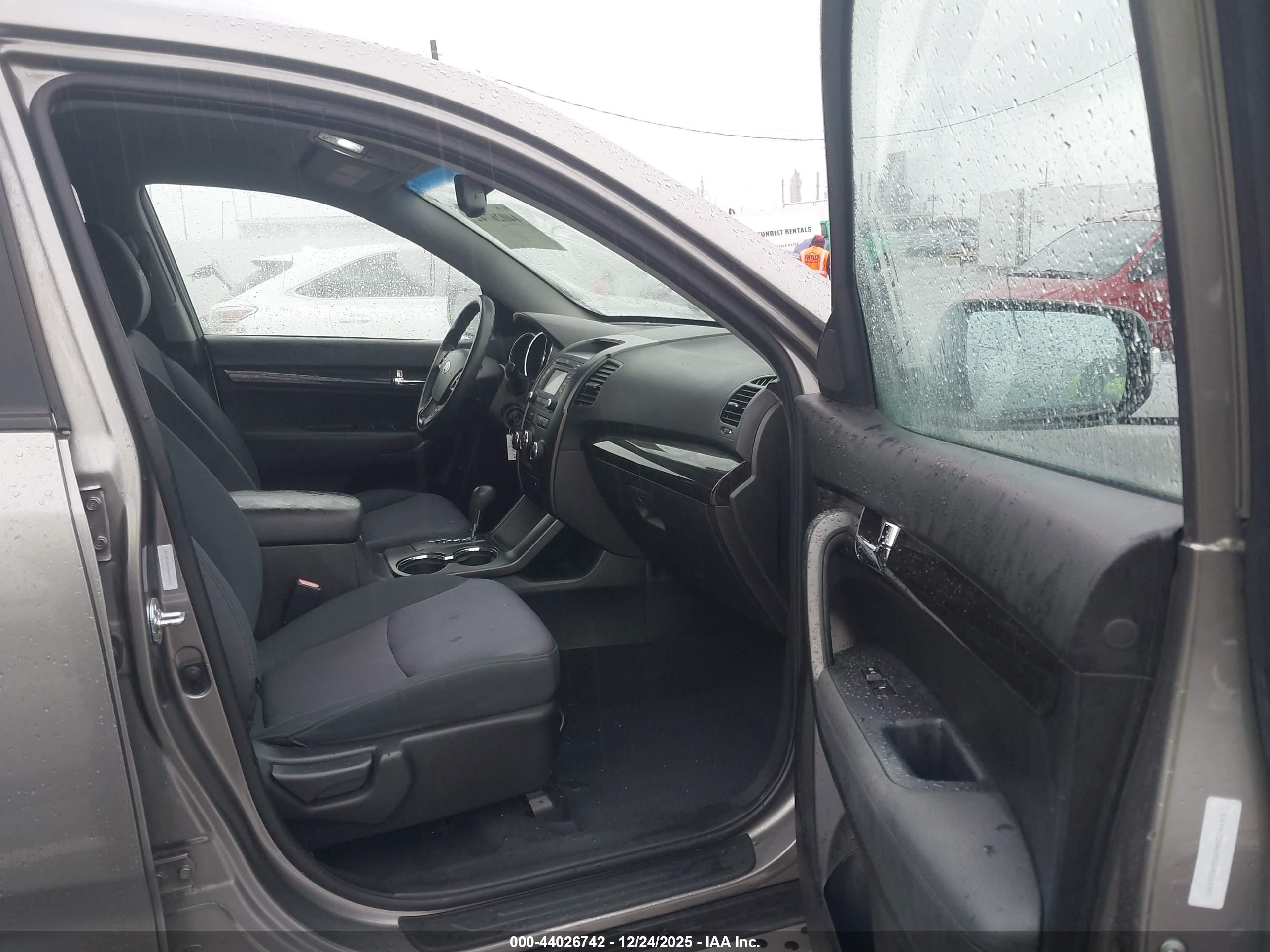 KIA SORENTO image 5