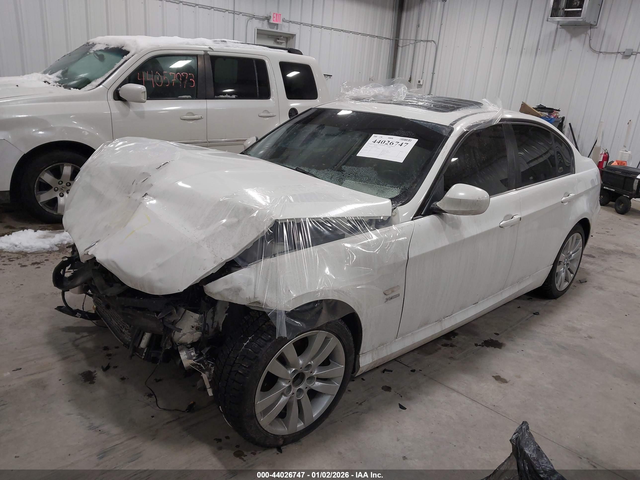BMW 328I image 2