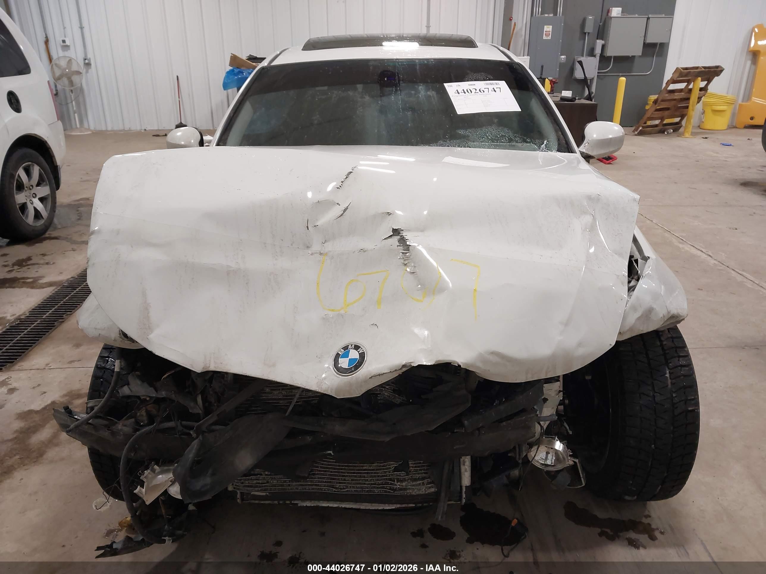 BMW 328I image 6