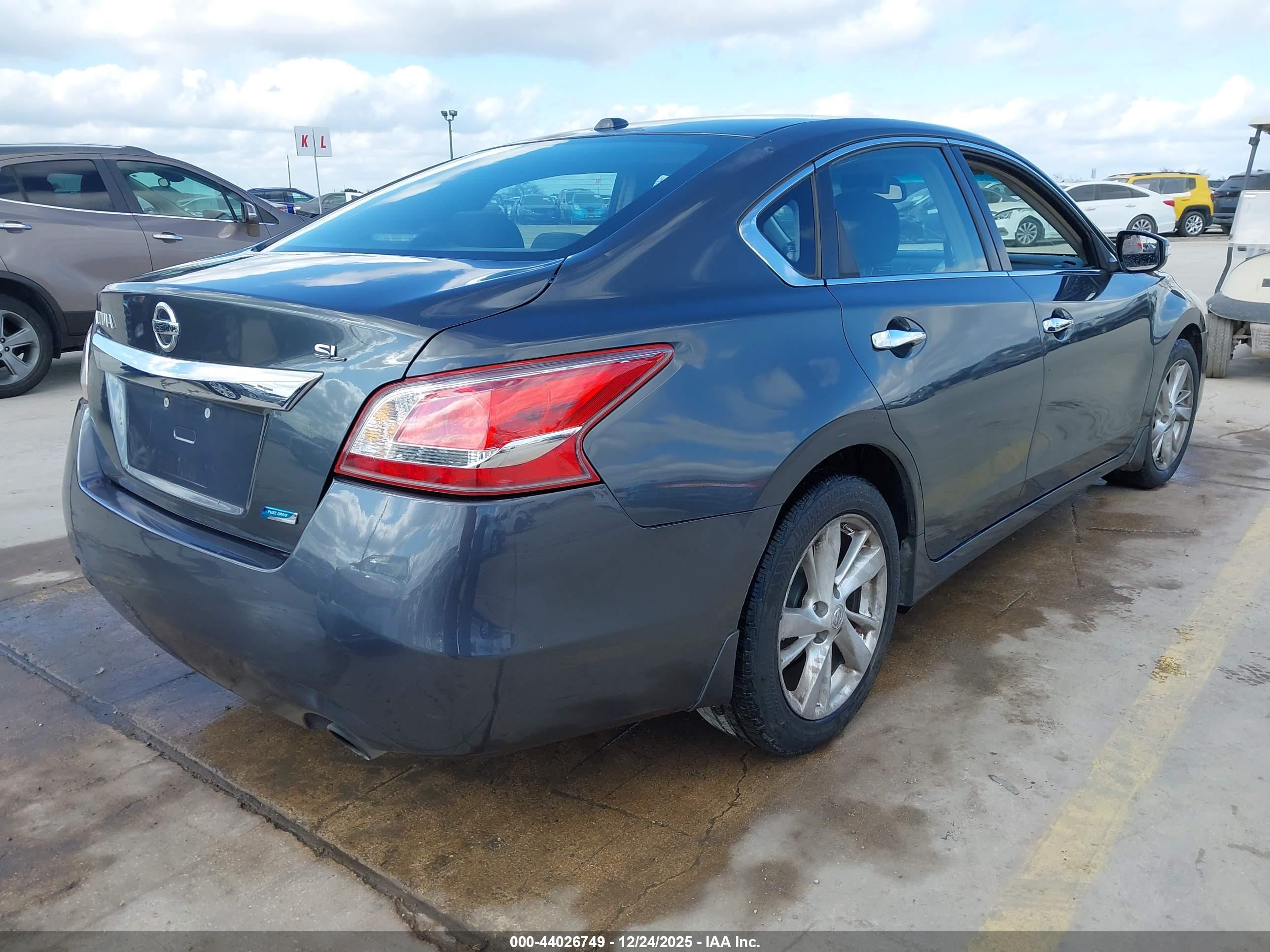 NISSAN ALTIMA image 4