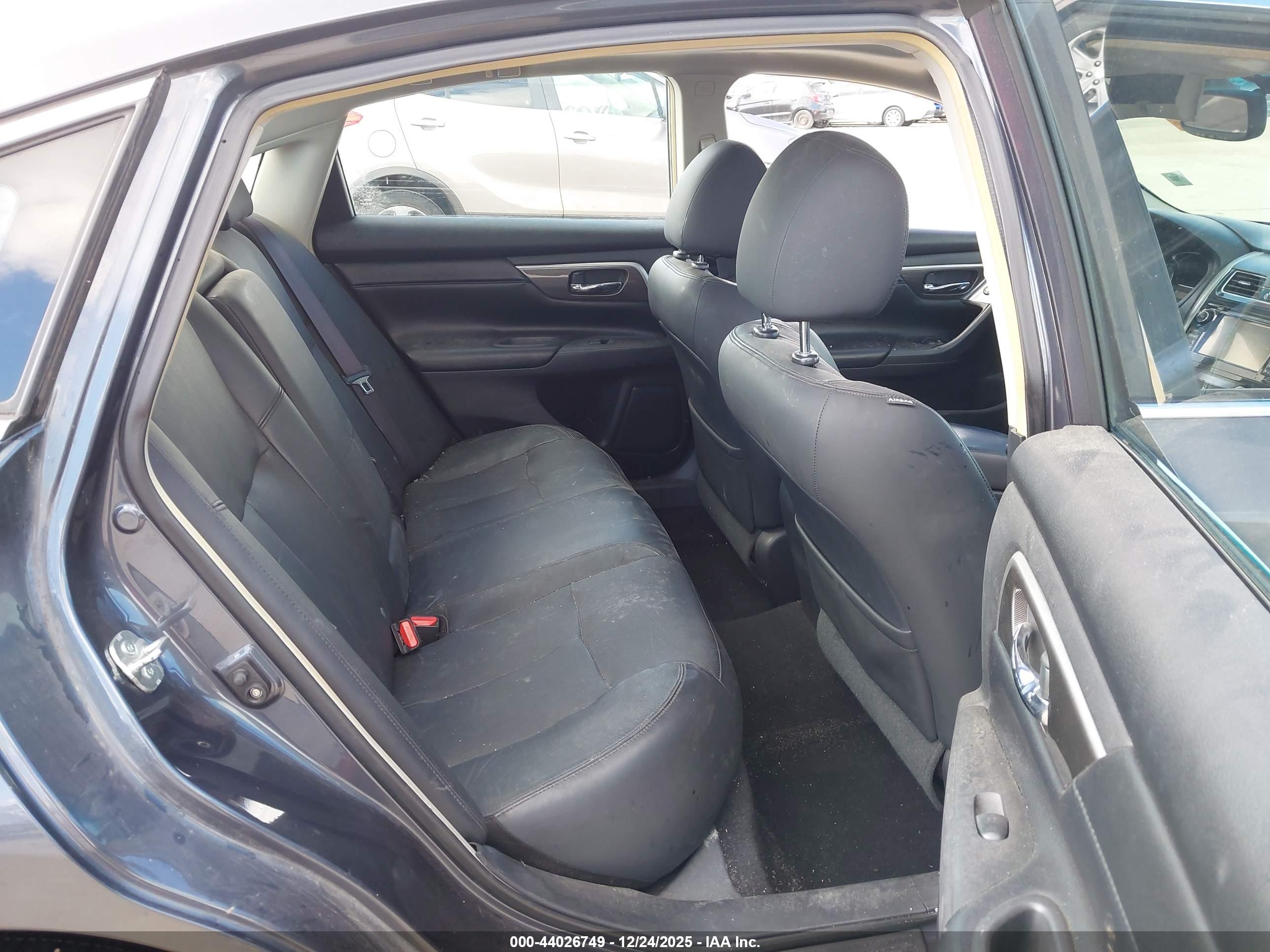 NISSAN ALTIMA image 8