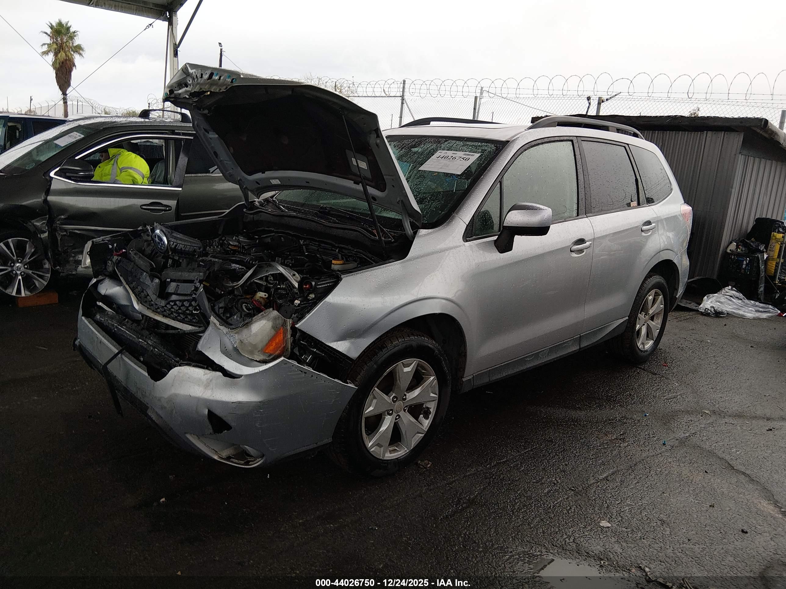 SUBARU FORESTER image 2
