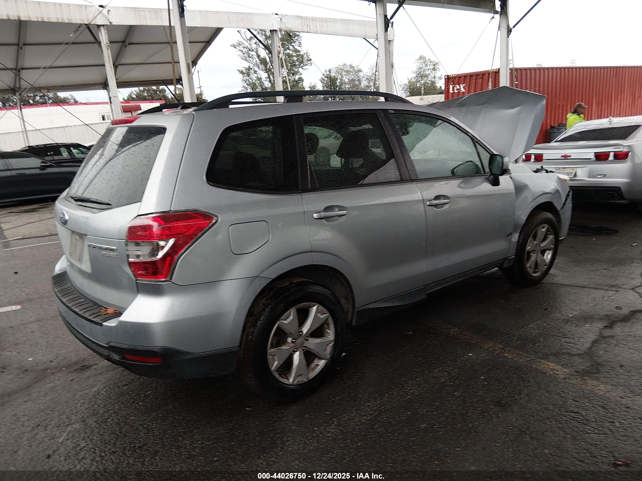 SUBARU FORESTER image 4