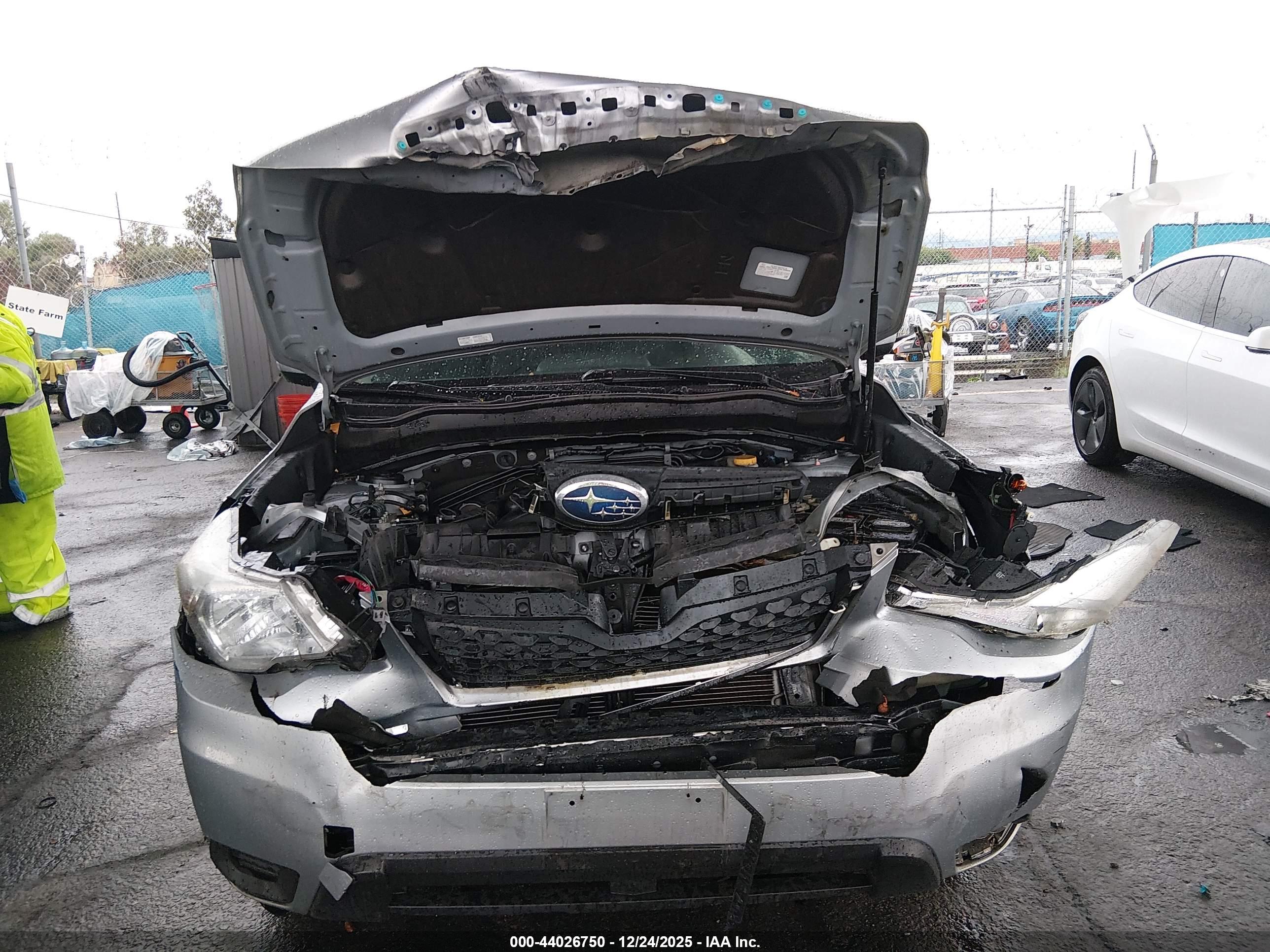SUBARU FORESTER image 6