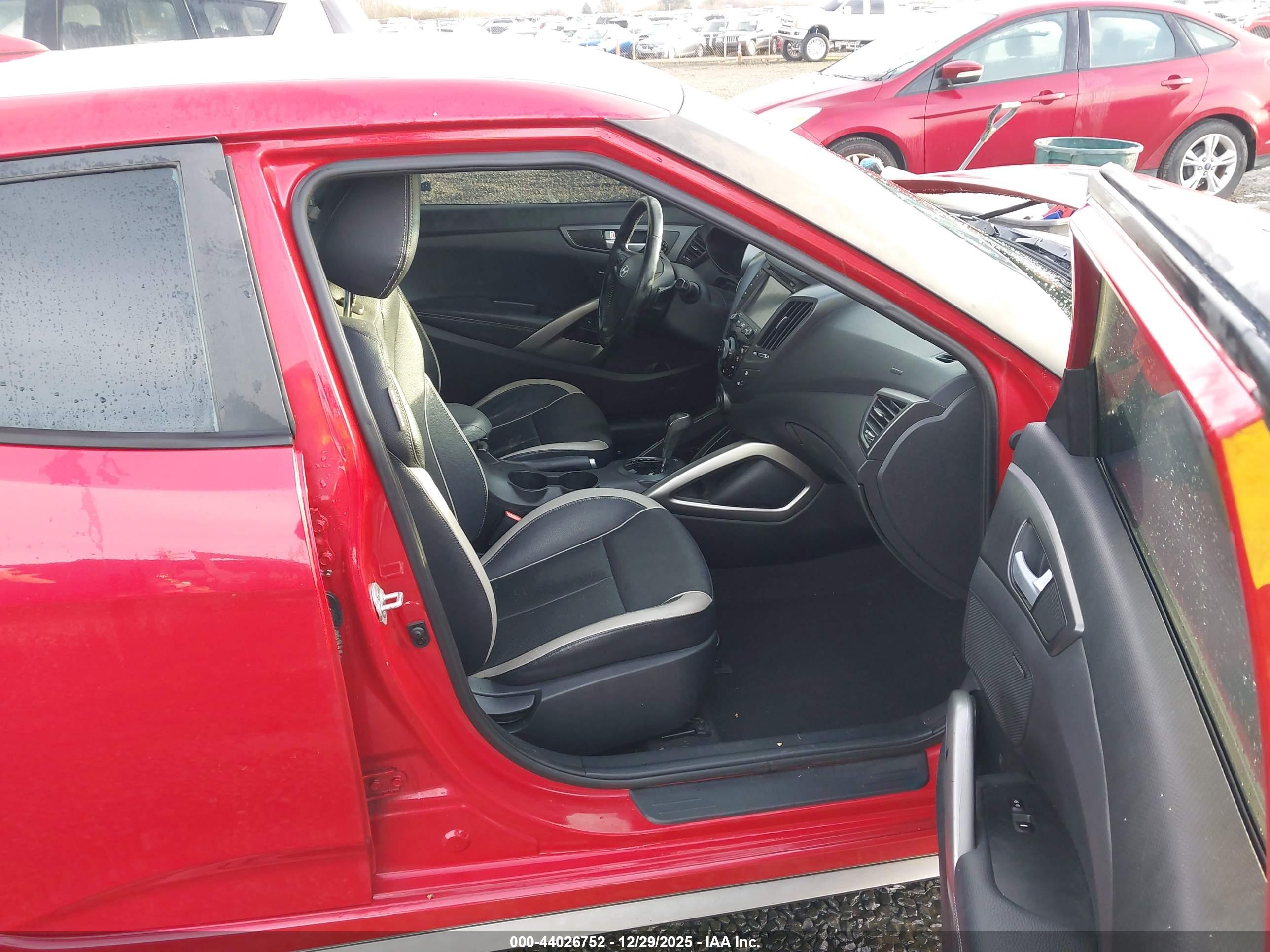 HYUNDAI VELOSTER image 5