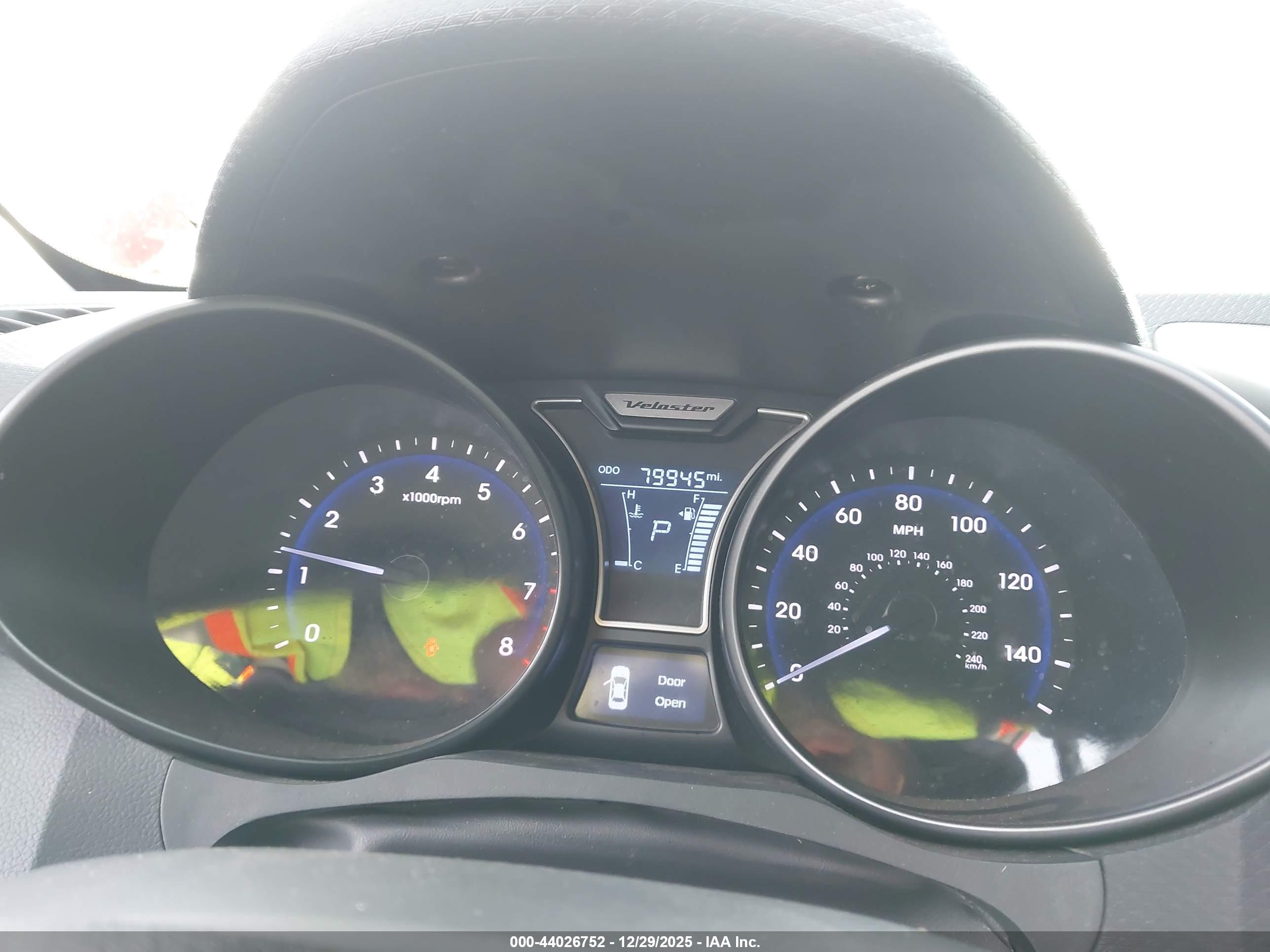 HYUNDAI VELOSTER image 7